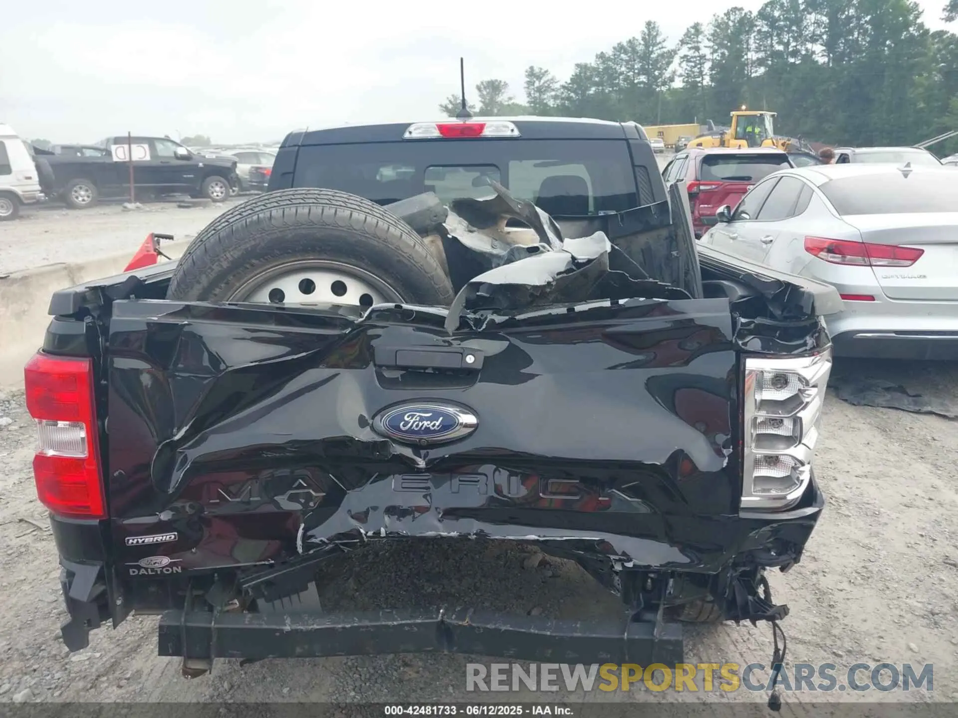 16 Photograph of a damaged car 3FTTW8E33NRA36303 FORD MAVERICK 2022