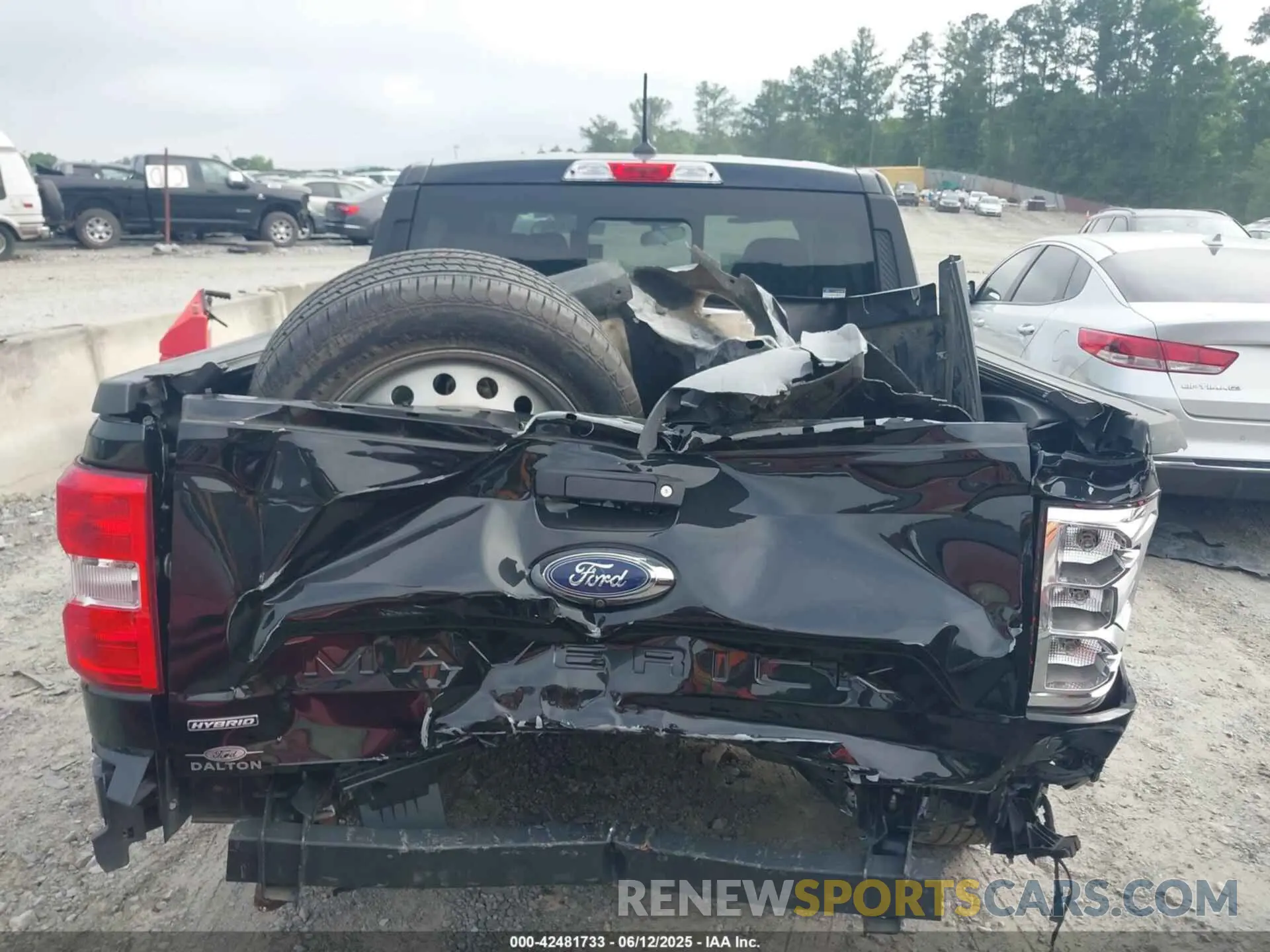 6 Photograph of a damaged car 3FTTW8E33NRA36303 FORD MAVERICK 2022