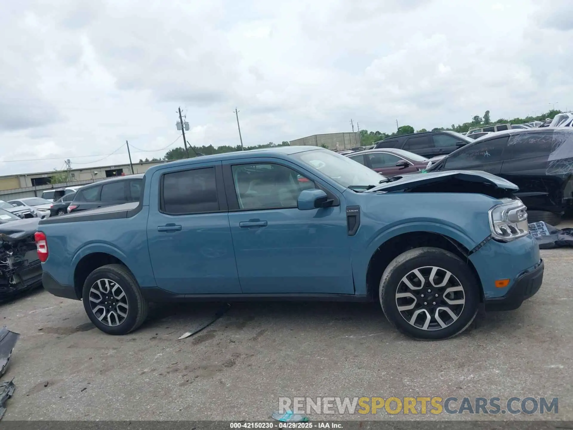 13 Photograph of a damaged car 3FTTW8E33NRA42540 FORD MAVERICK 2022