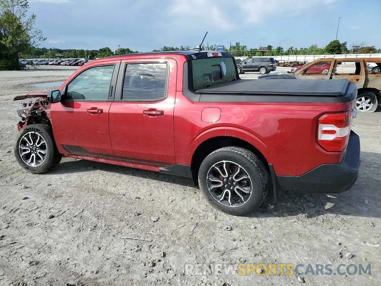 2 Photograph of a damaged car 3FTTW8E33NRA56650 FORD MAVERICK 2022