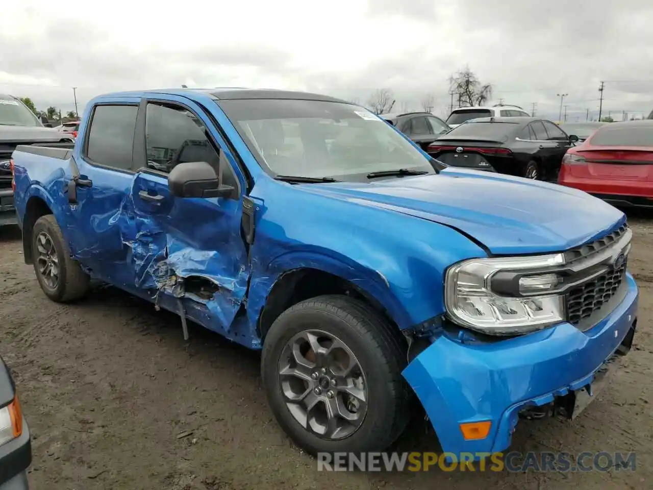 4 Photograph of a damaged car 3FTTW8E35NRA18742 FORD MAVERICK 2022