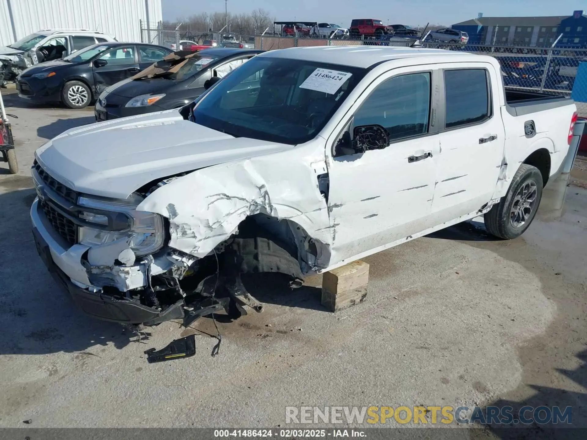 2 Photograph of a damaged car 3FTTW8E35NRA84093 FORD MAVERICK 2022