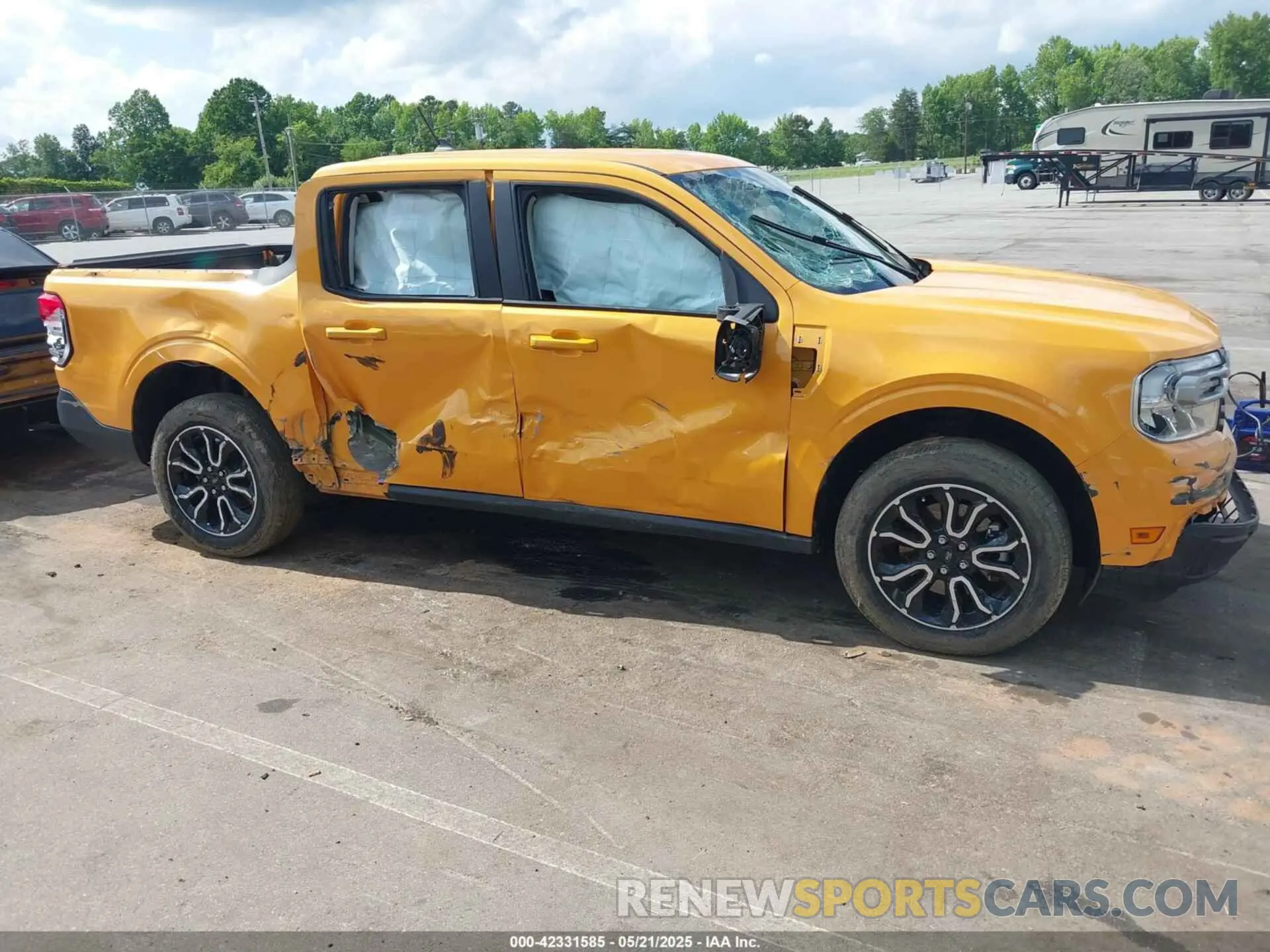 12 Photograph of a damaged car 3FTTW8E38NRA82287 FORD MAVERICK 2022