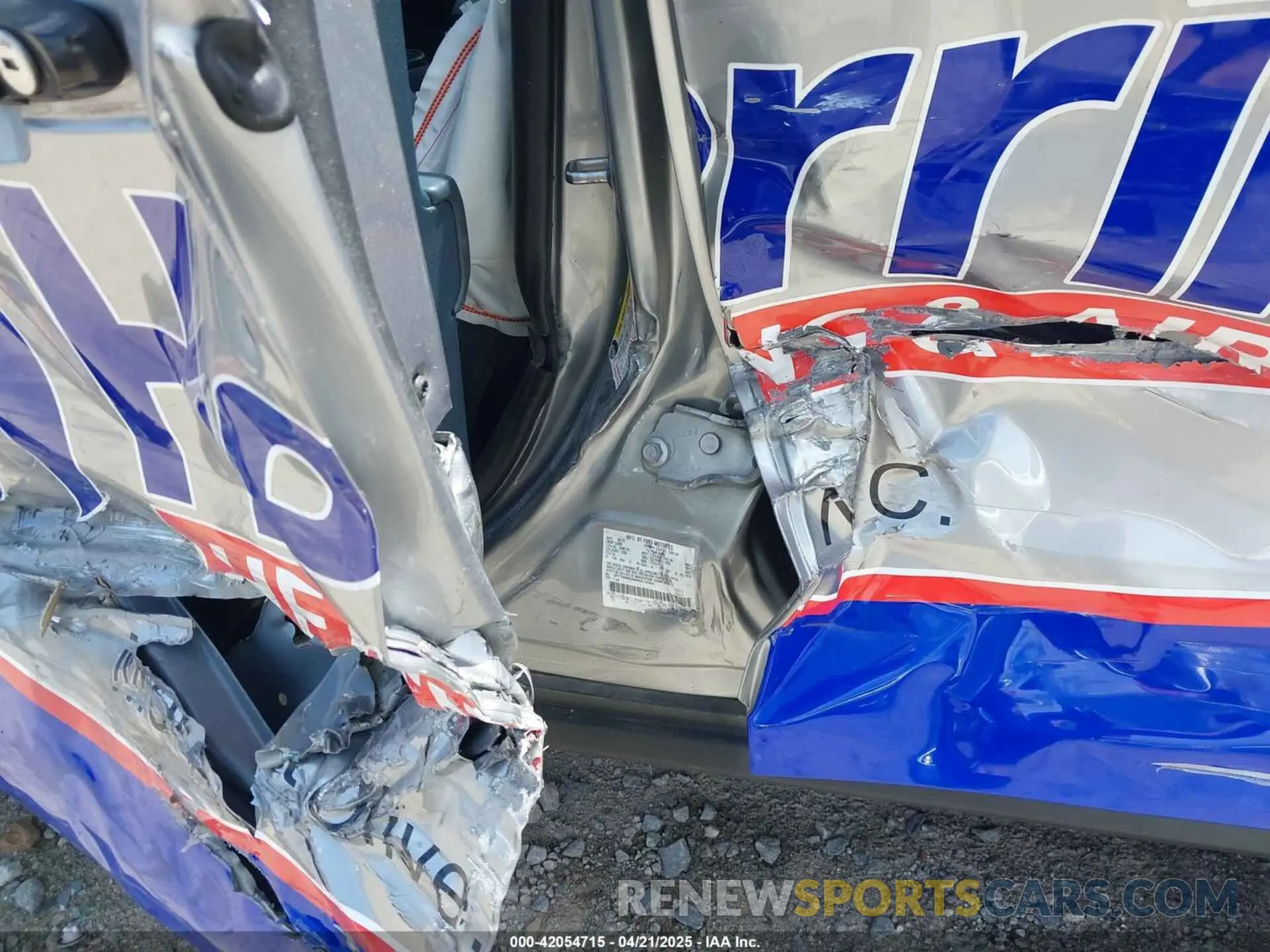 18 Photograph of a damaged car 3FTTW8E39NRA74666 FORD MAVERICK 2022