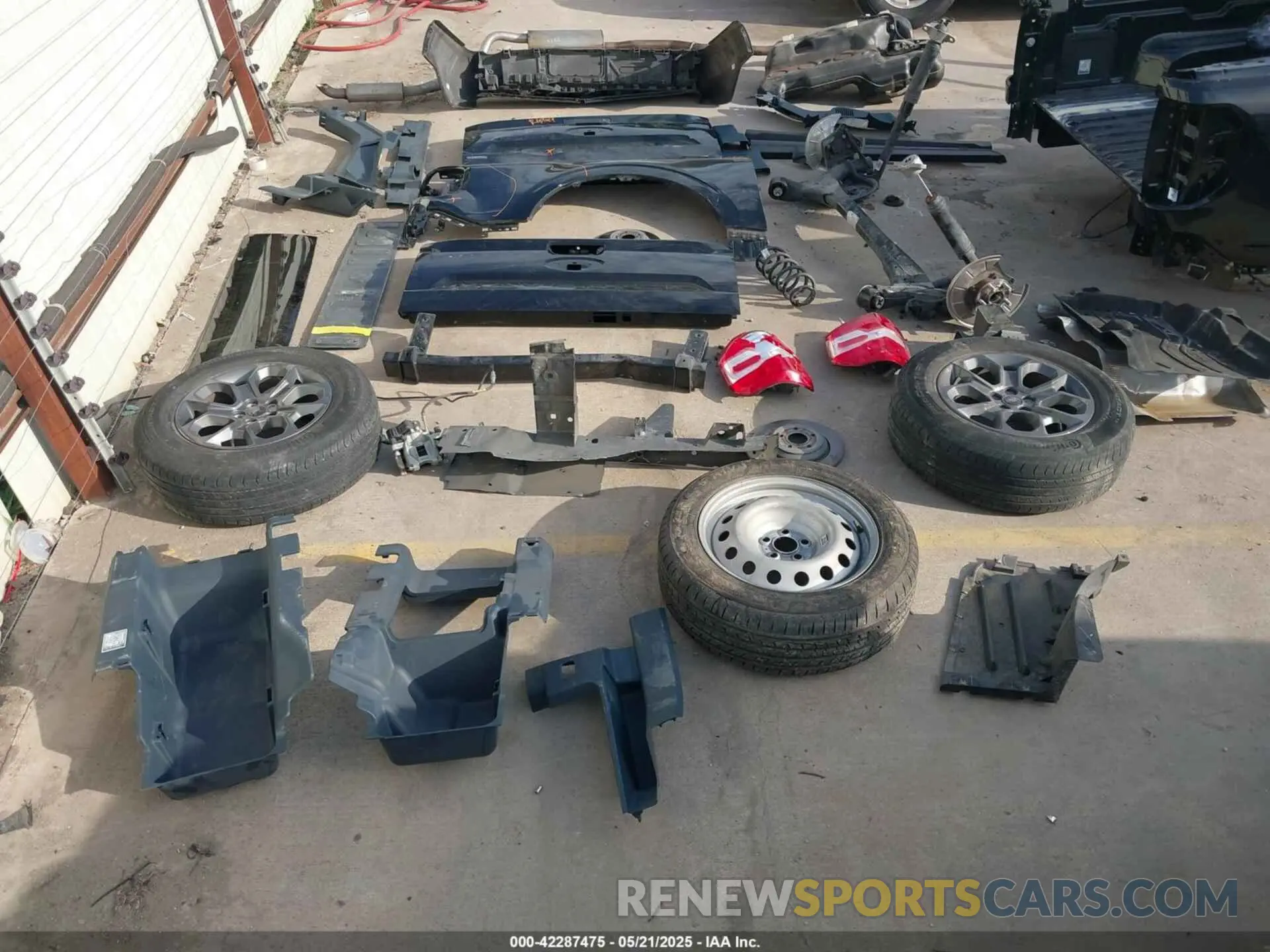 12 Photograph of a damaged car 3FTTW8E3XNRA37996 FORD MAVERICK 2022