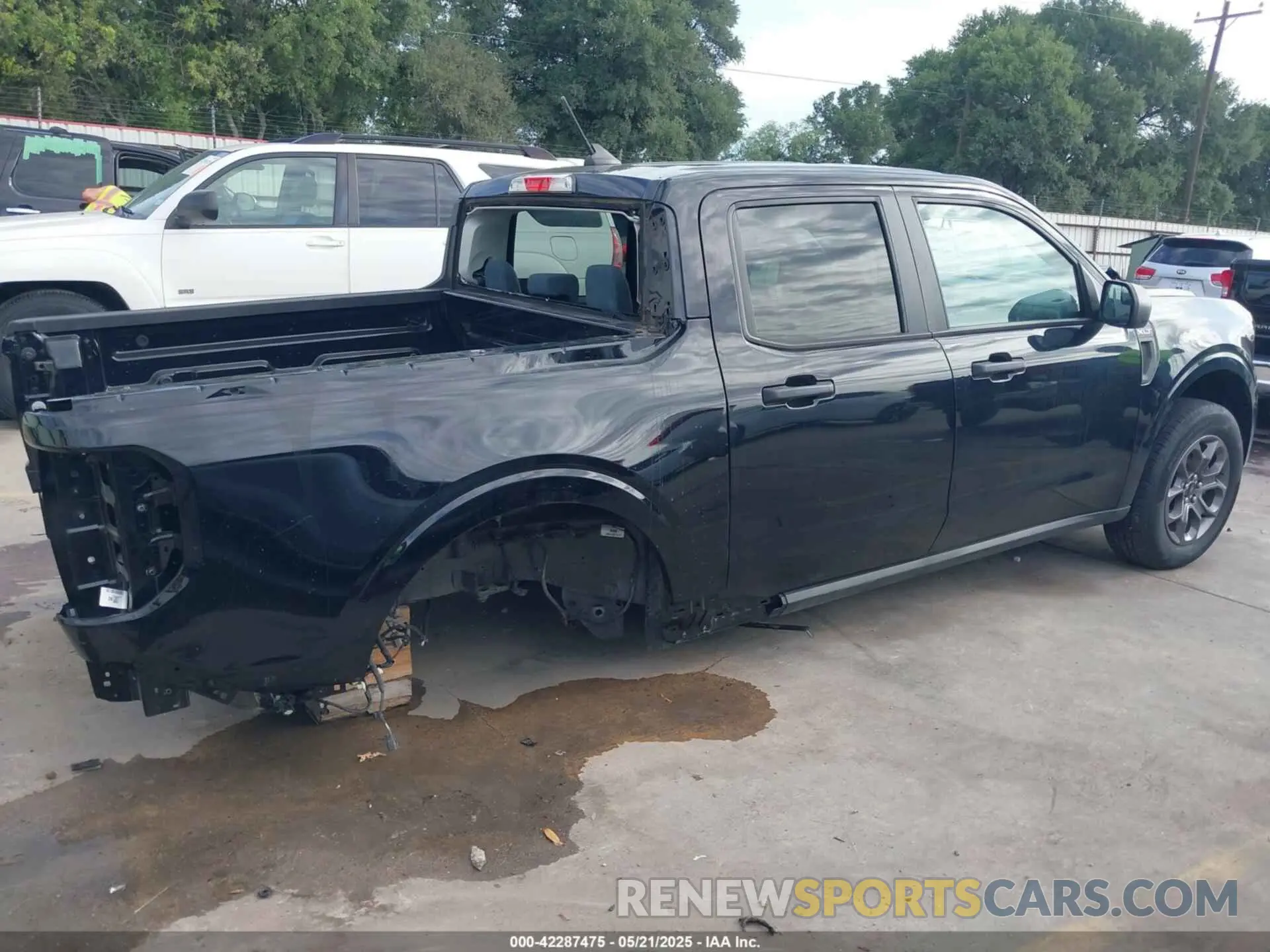 14 Photograph of a damaged car 3FTTW8E3XNRA37996 FORD MAVERICK 2022