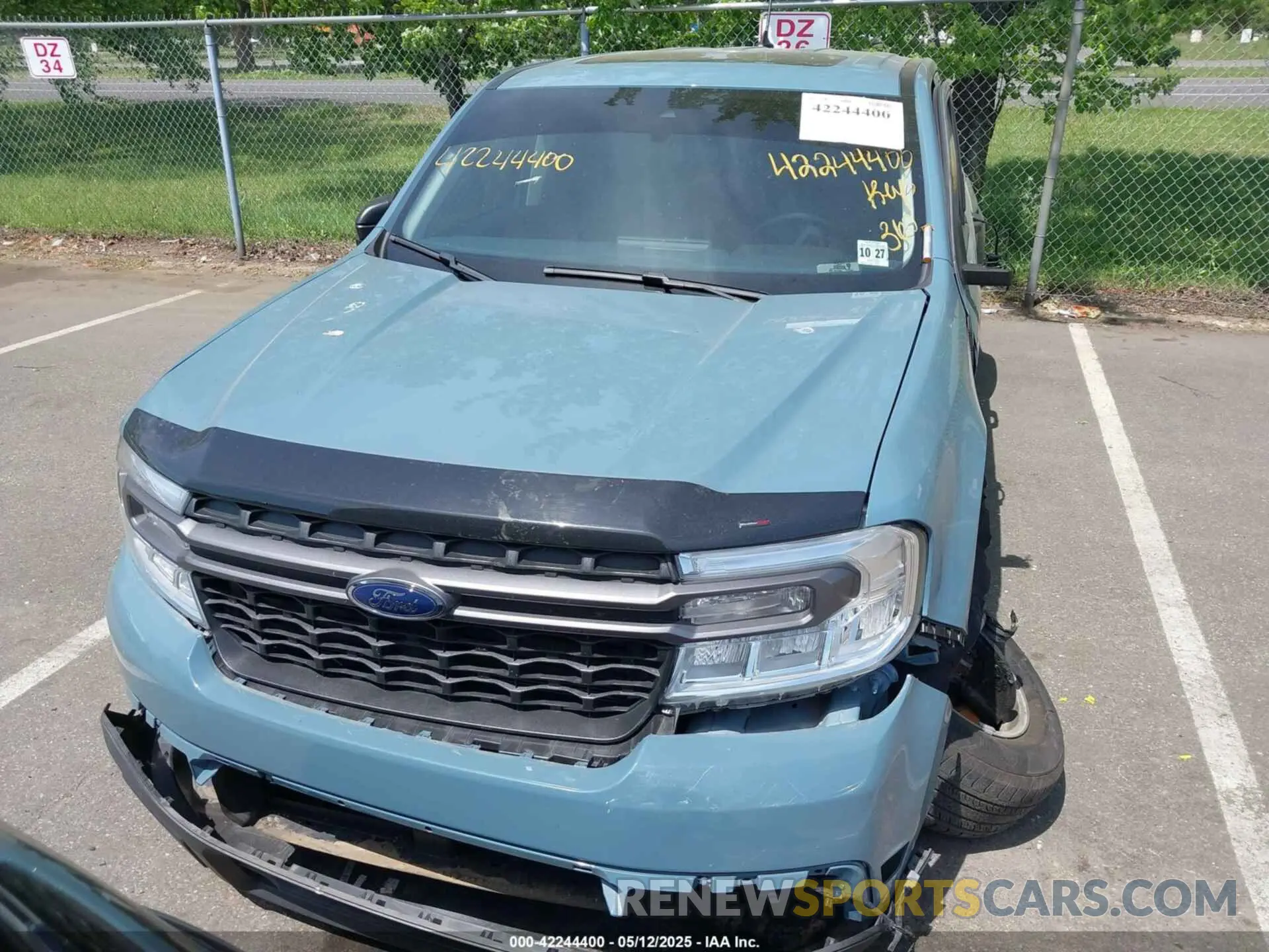 12 Photograph of a damaged car 3FTTW8E3XNRA97017 FORD MAVERICK 2022