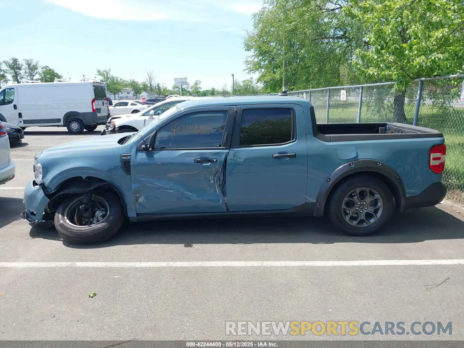 14 Photograph of a damaged car 3FTTW8E3XNRA97017 FORD MAVERICK 2022