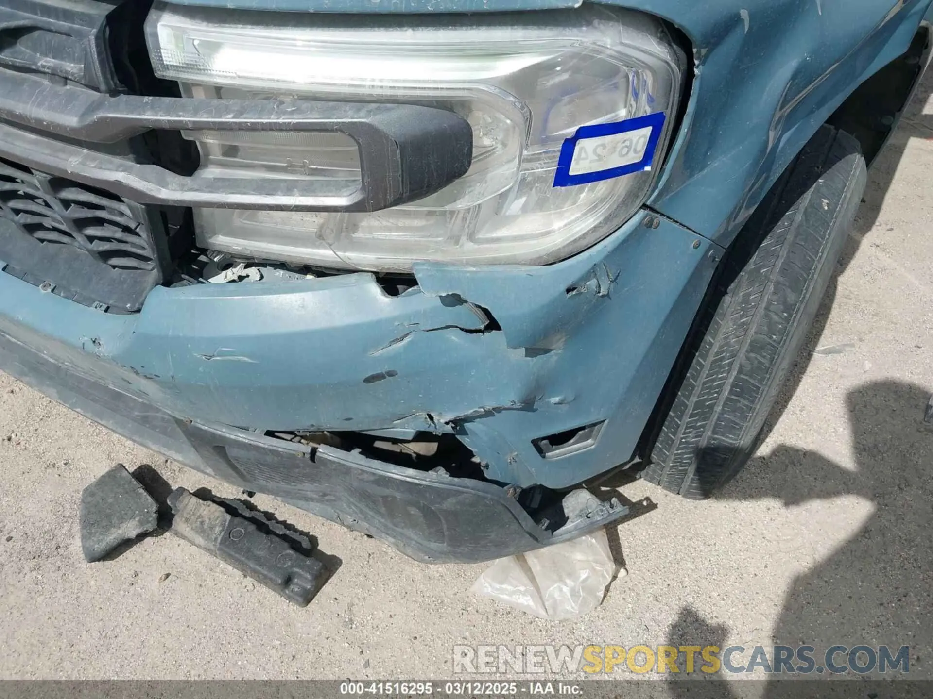 12 Photograph of a damaged car 3FTTW8E91NRA83544 FORD MAVERICK 2022