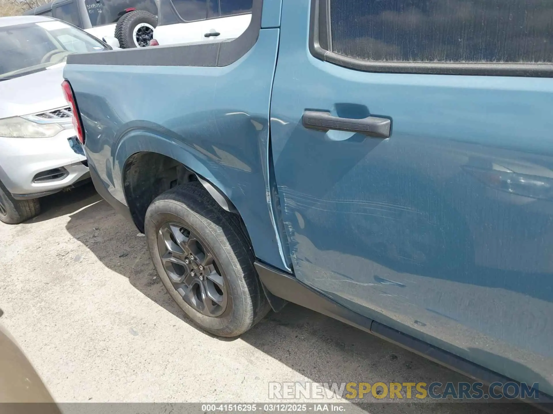 15 Photograph of a damaged car 3FTTW8E91NRA83544 FORD MAVERICK 2022