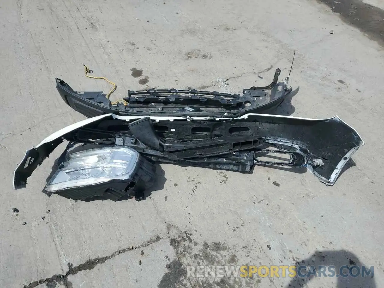 12 Photograph of a damaged car 3FTTW8E92NRB12663 FORD MAVERICK 2022