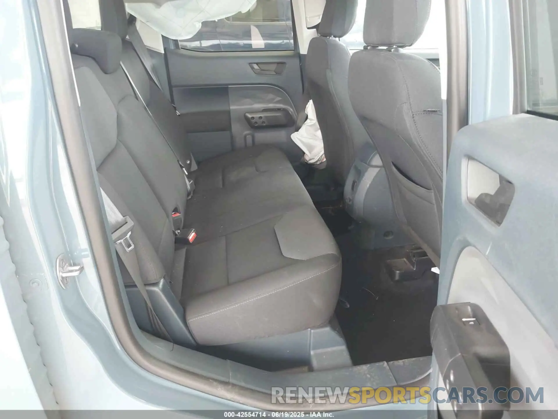 8 Photograph of a damaged car 3FTTW8E93NRA20218 FORD MAVERICK 2022