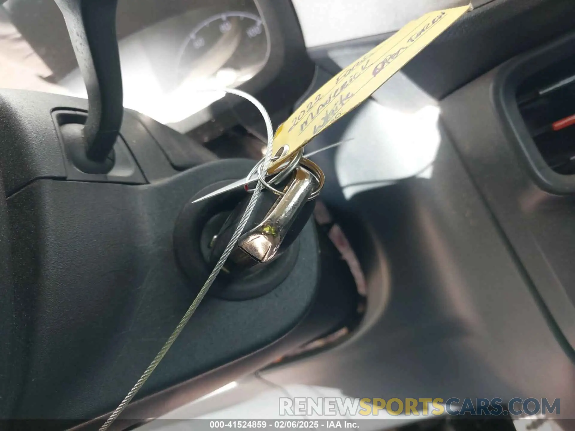 11 Photograph of a damaged car 3FTTW8E93NRA42056 FORD MAVERICK 2022