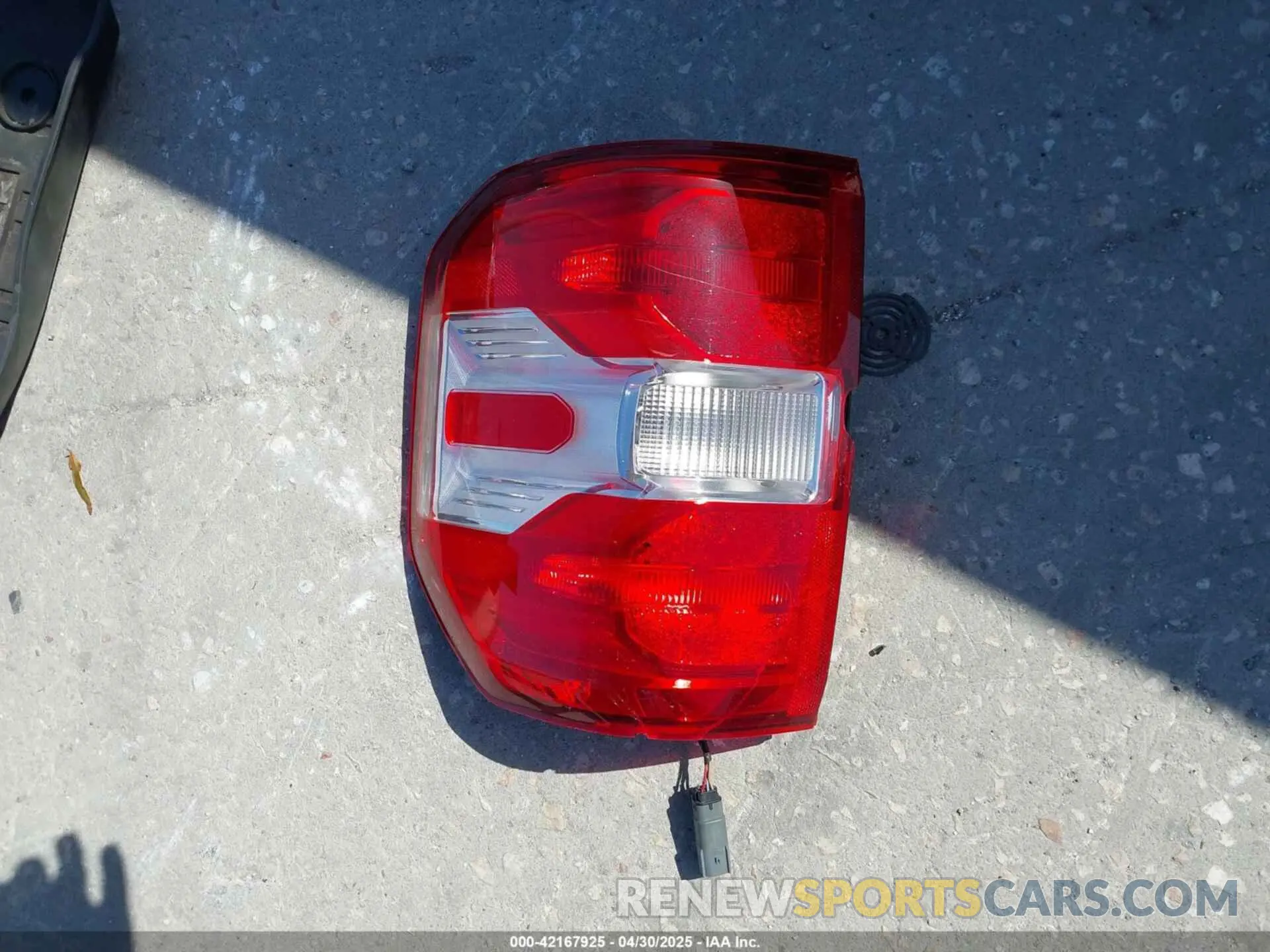 12 Photograph of a damaged car 3FTTW8E93NRA85554 FORD MAVERICK 2022