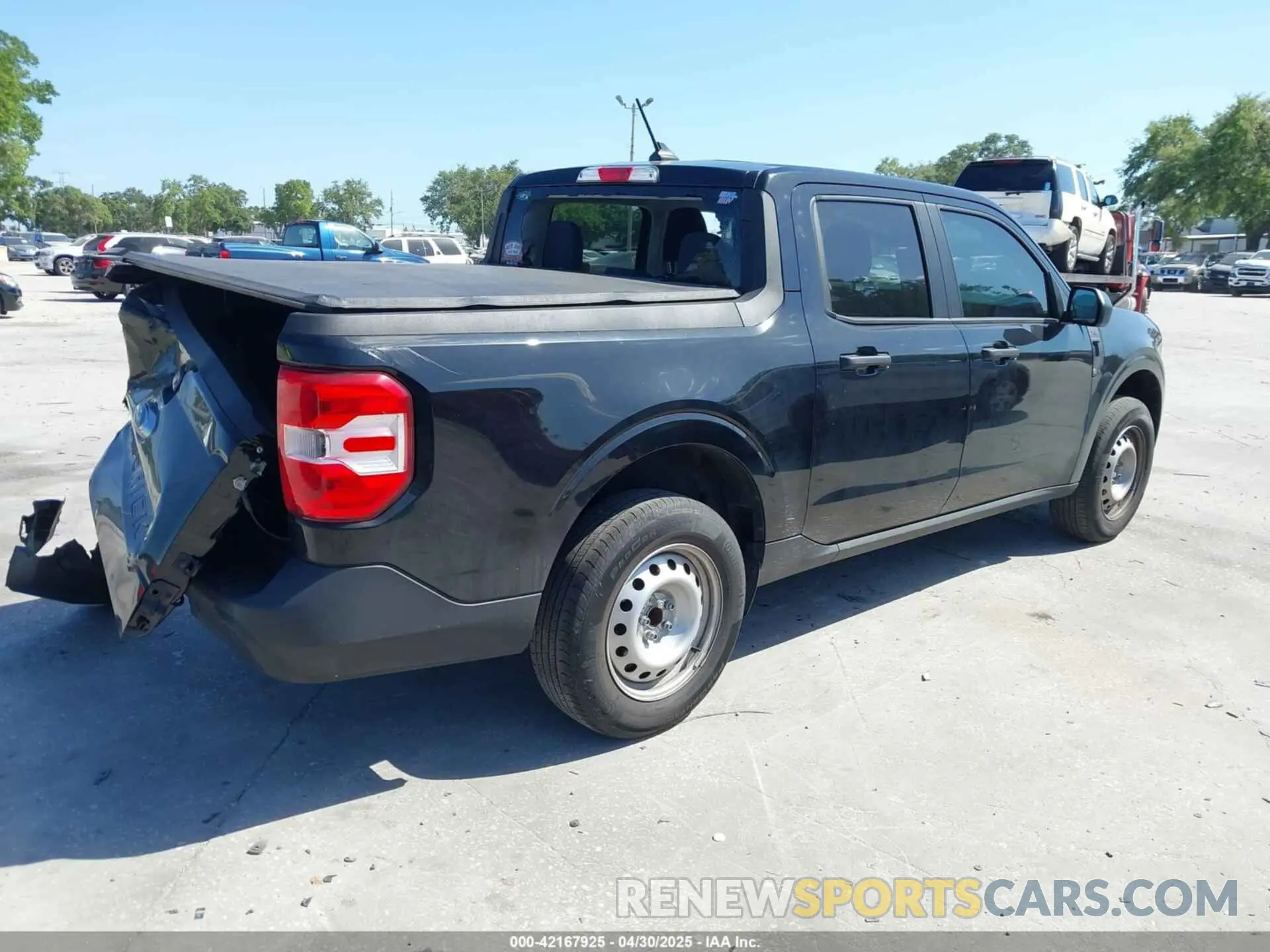 4 Photograph of a damaged car 3FTTW8E93NRA85554 FORD MAVERICK 2022