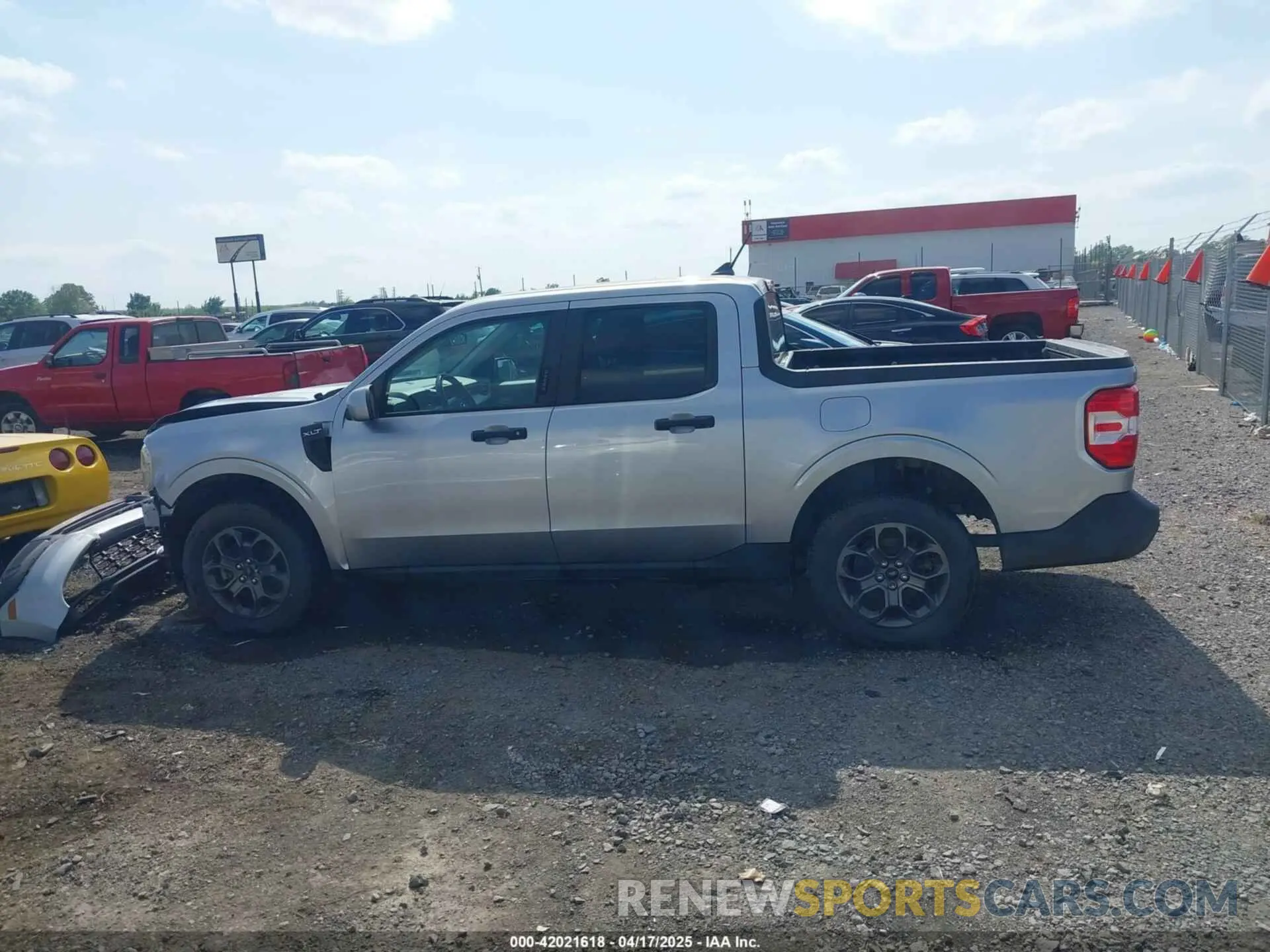 14 Photograph of a damaged car 3FTTW8E94NRA01600 FORD MAVERICK 2022