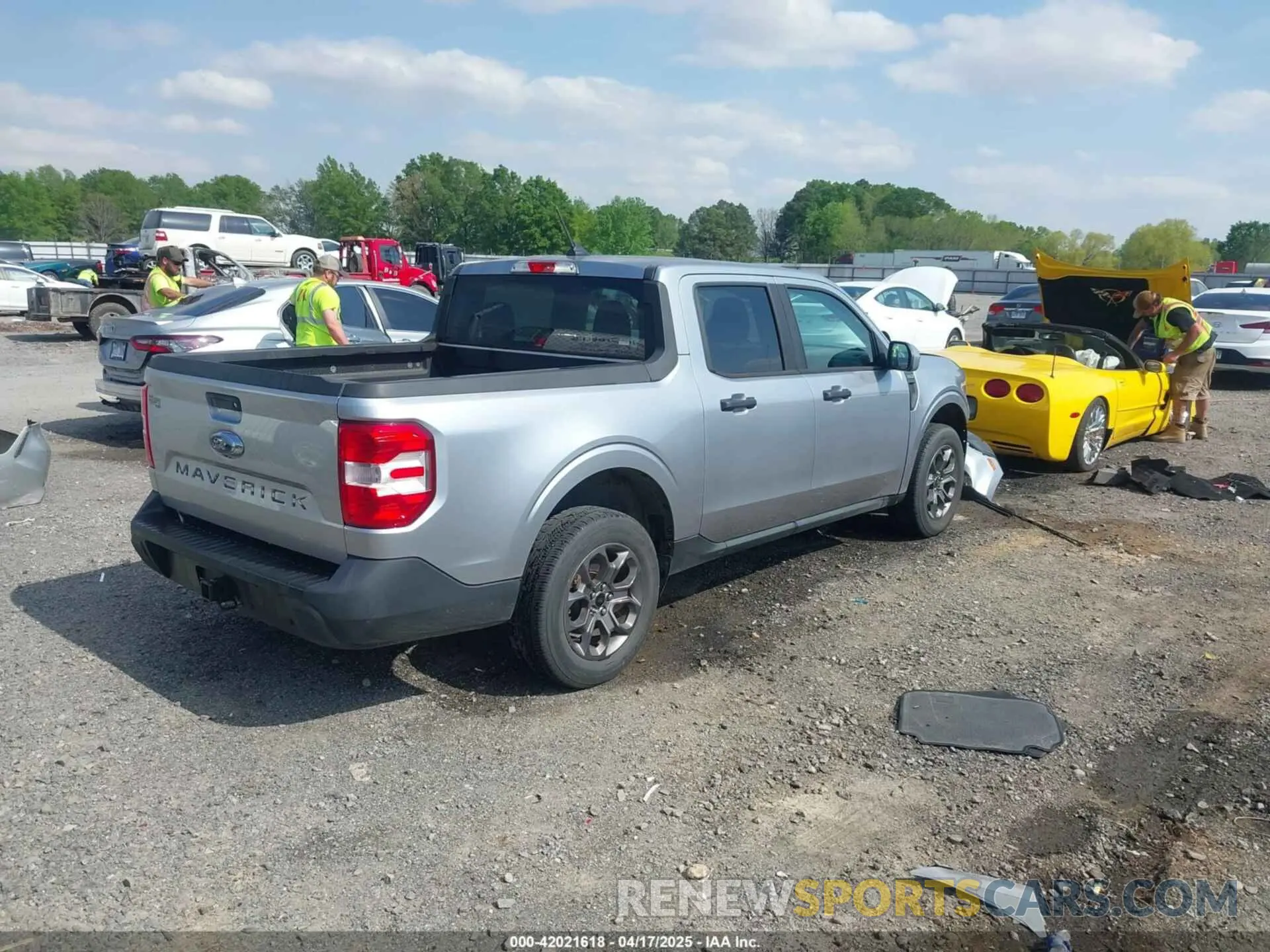 4 Photograph of a damaged car 3FTTW8E94NRA01600 FORD MAVERICK 2022