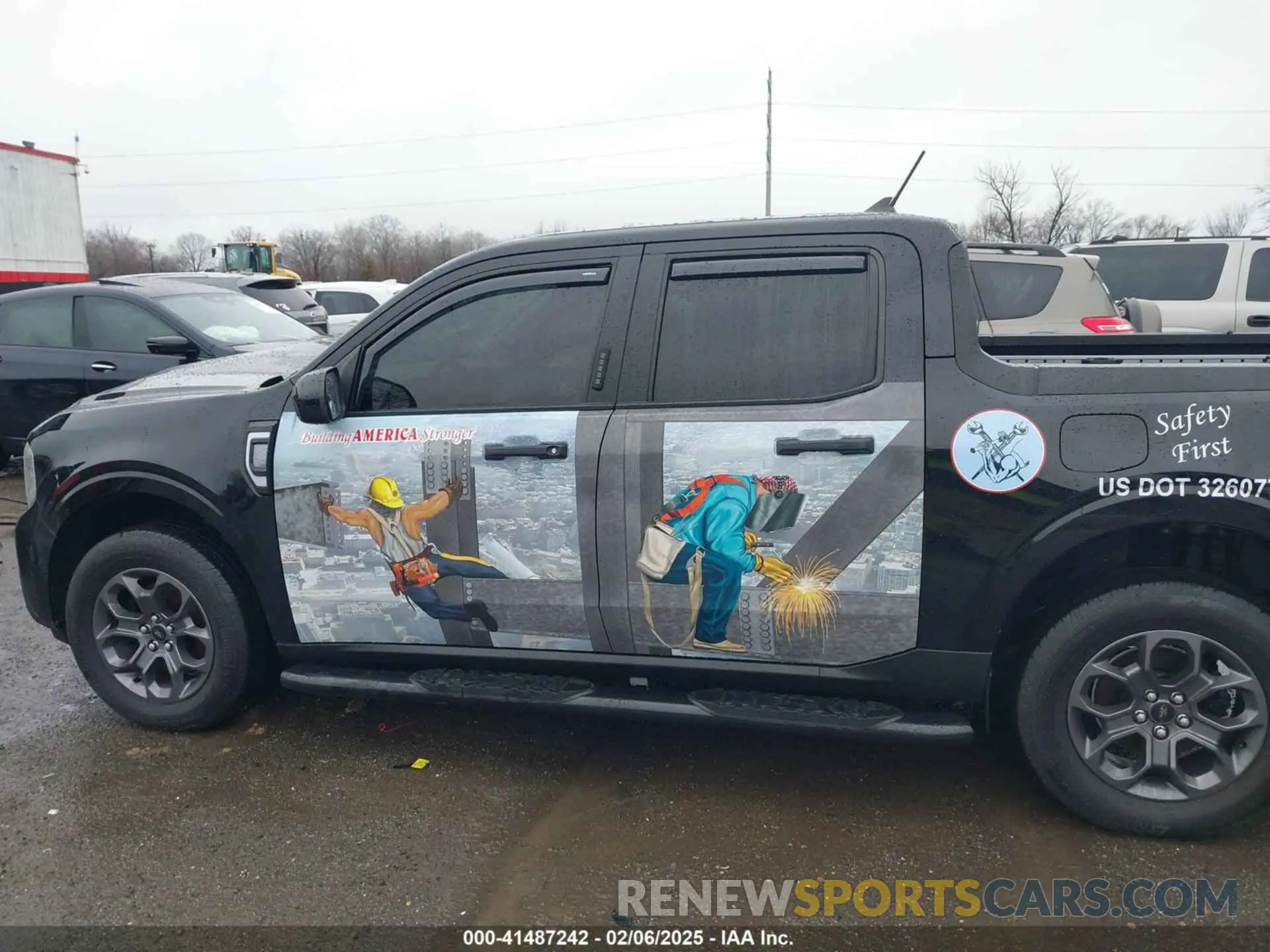 14 Photograph of a damaged car 3FTTW8E94NRA25976 FORD MAVERICK 2022