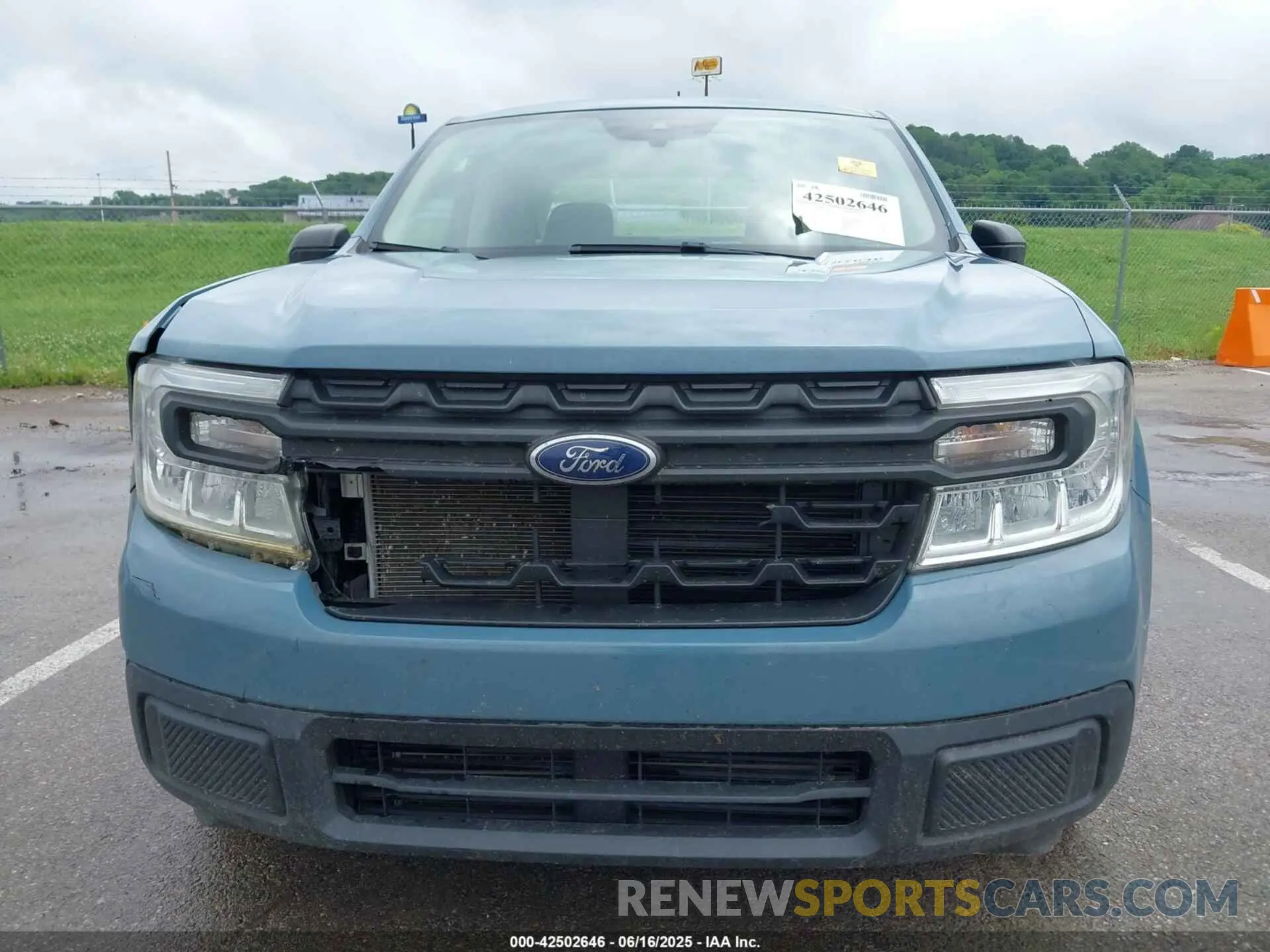 12 Photograph of a damaged car 3FTTW8E94NRA48366 FORD MAVERICK 2022
