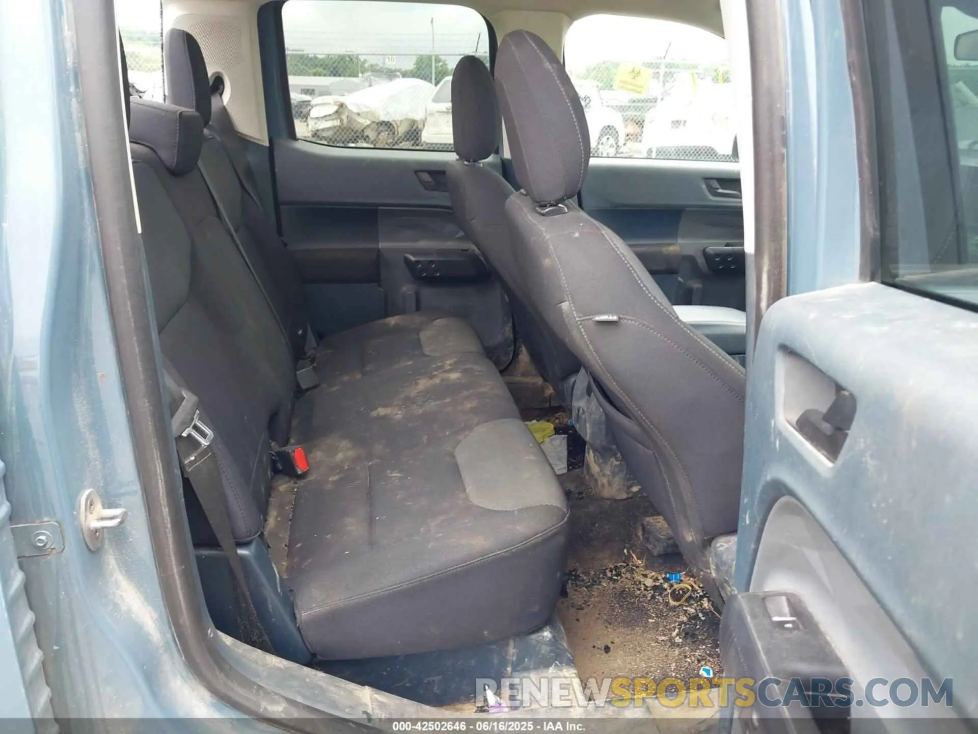 8 Photograph of a damaged car 3FTTW8E94NRA48366 FORD MAVERICK 2022