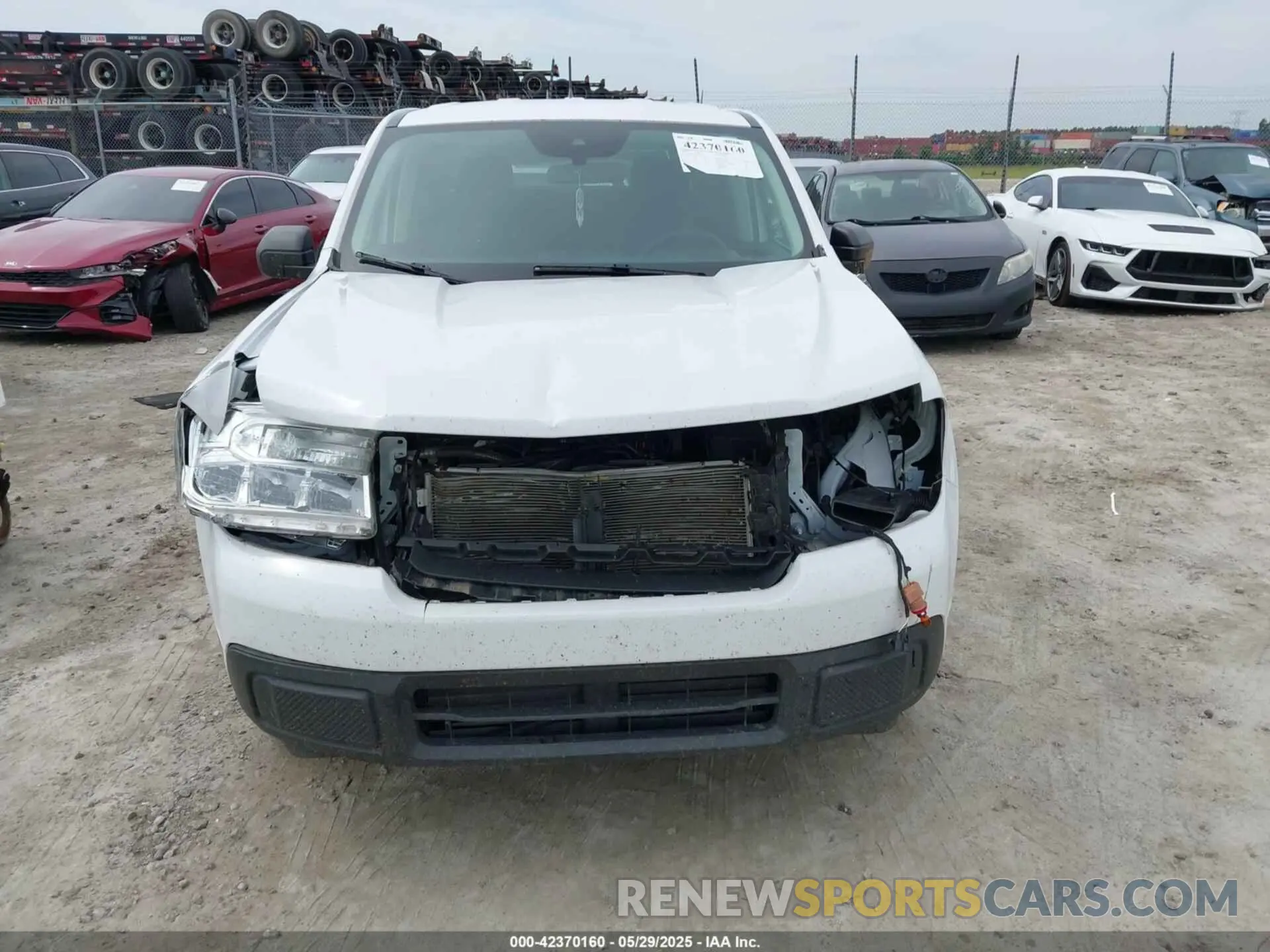 12 Photograph of a damaged car 3FTTW8E95NRA81618 FORD MAVERICK 2022