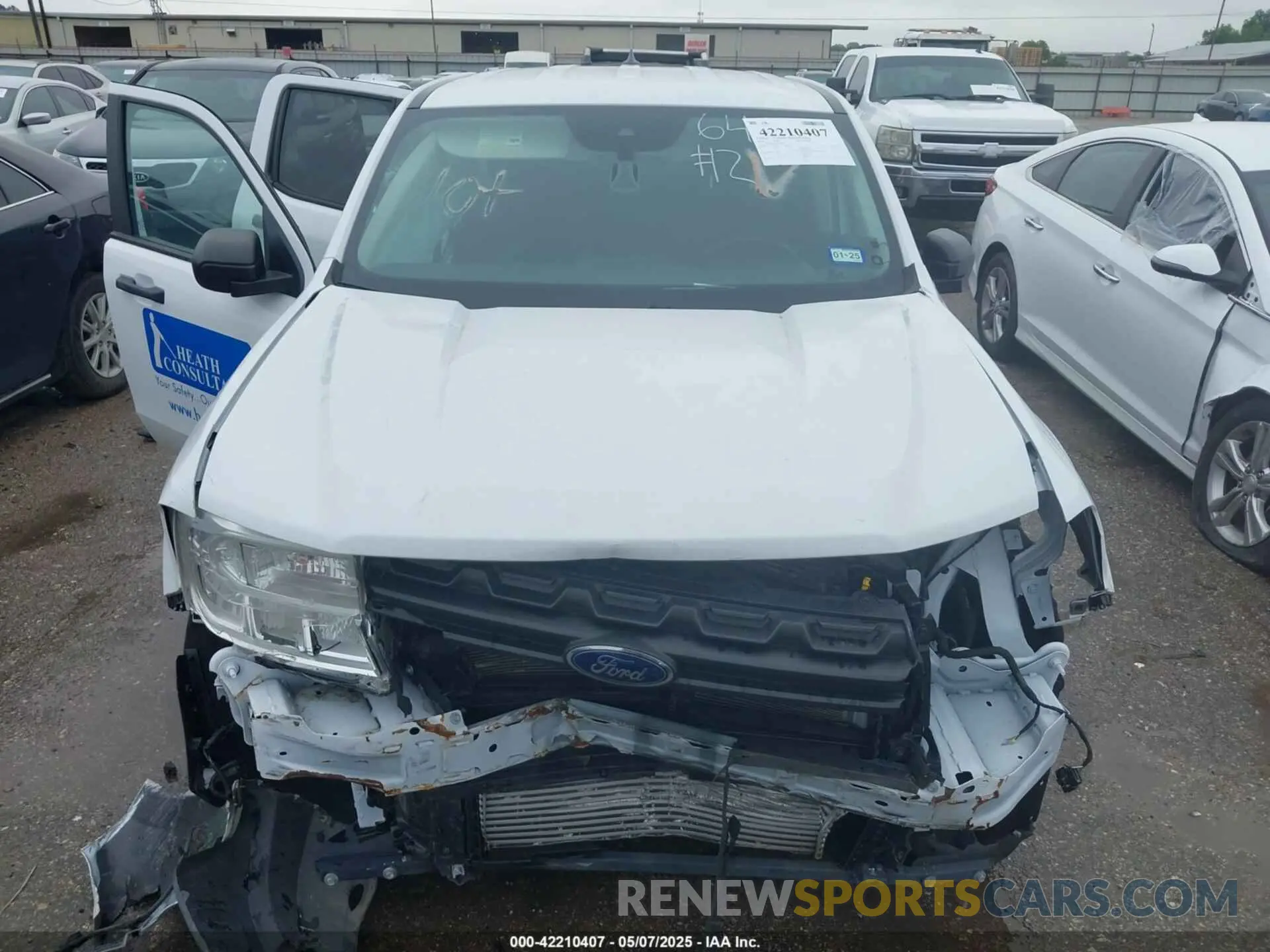 11 Photograph of a damaged car 3FTTW8E95NRA98984 FORD MAVERICK 2022