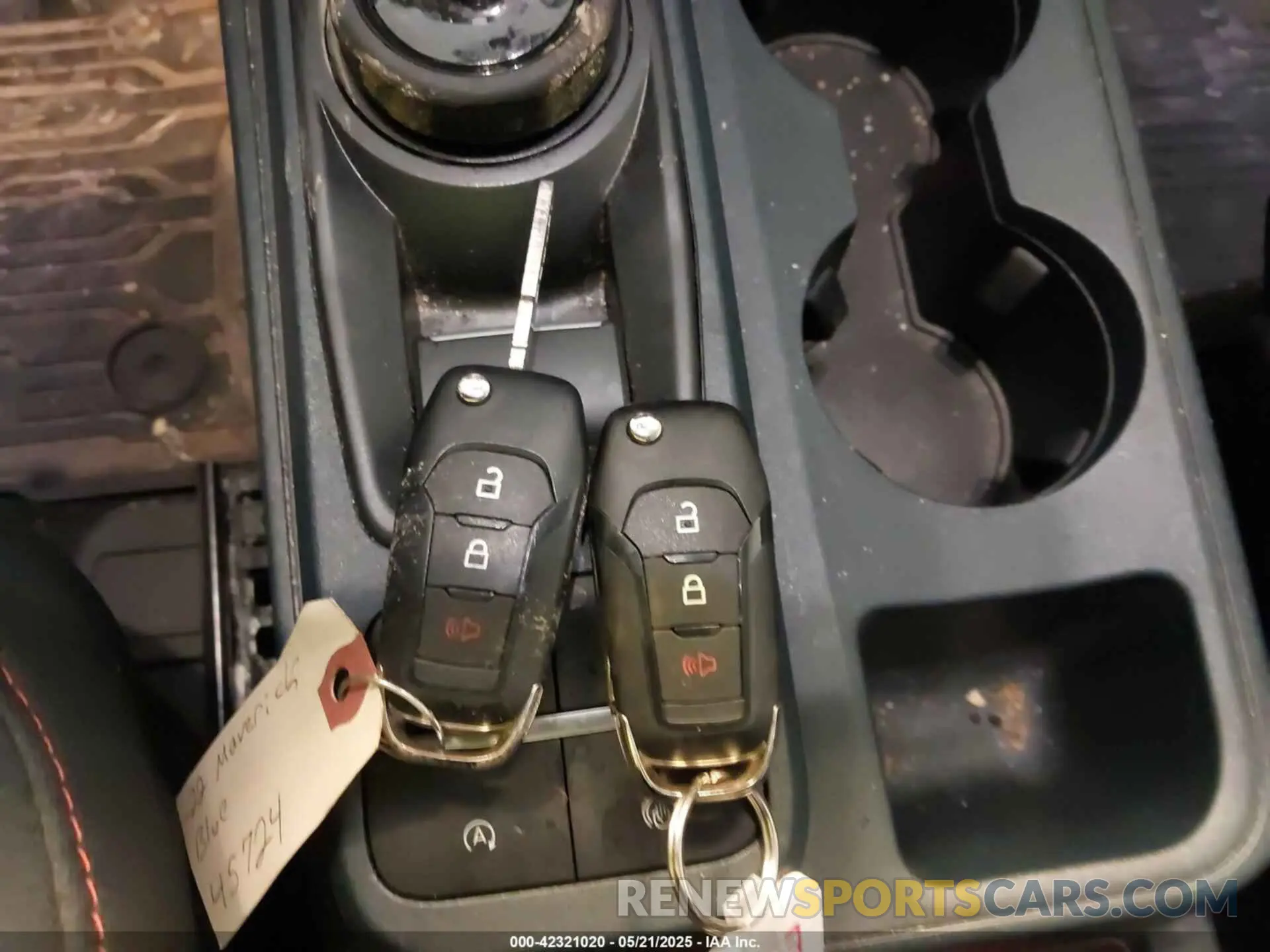 11 Photograph of a damaged car 3FTTW8E98NRA83038 FORD MAVERICK 2022