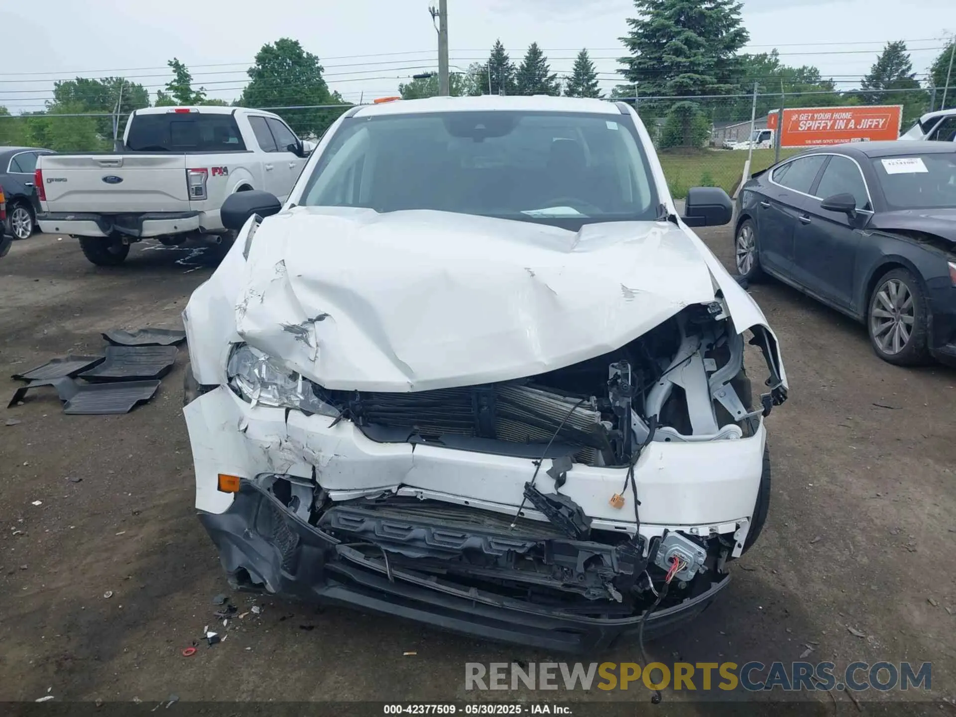 12 Photograph of a damaged car 3FTTW8E9XNRB00292 FORD MAVERICK 2022
