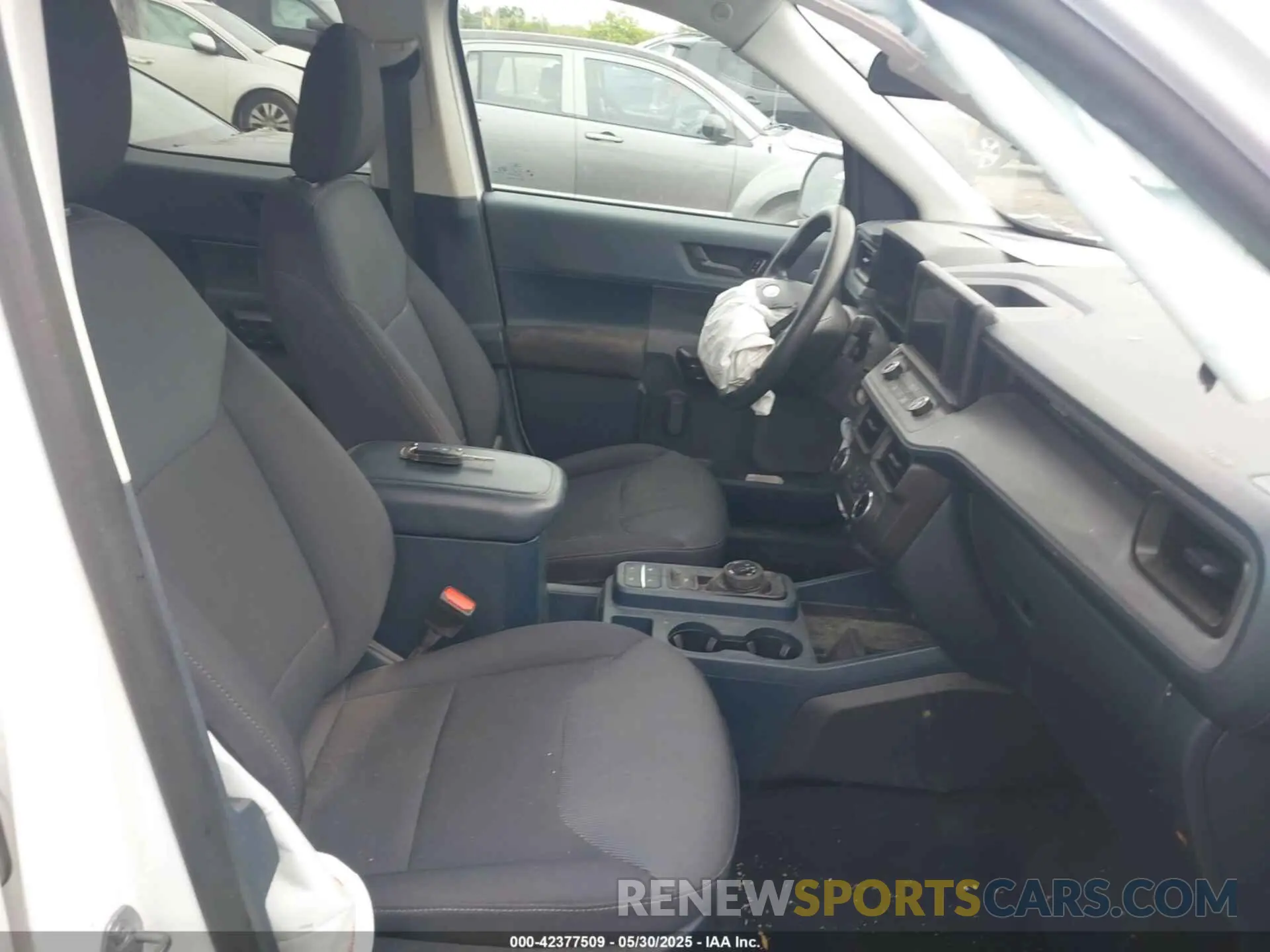 5 Photograph of a damaged car 3FTTW8E9XNRB00292 FORD MAVERICK 2022