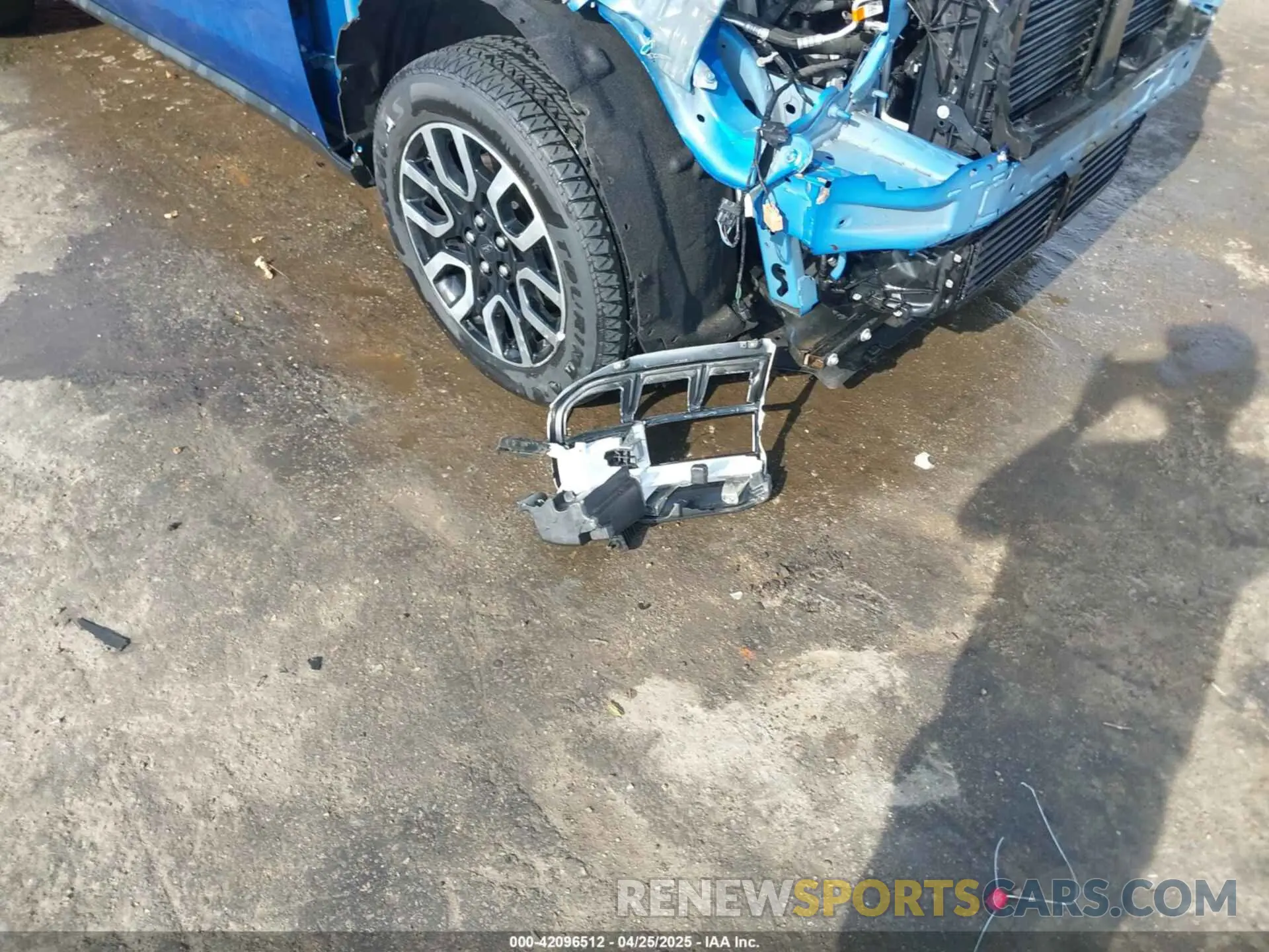 12 Photograph of a damaged car 3FTTW8F90NRA17825 FORD MAVERICK 2022