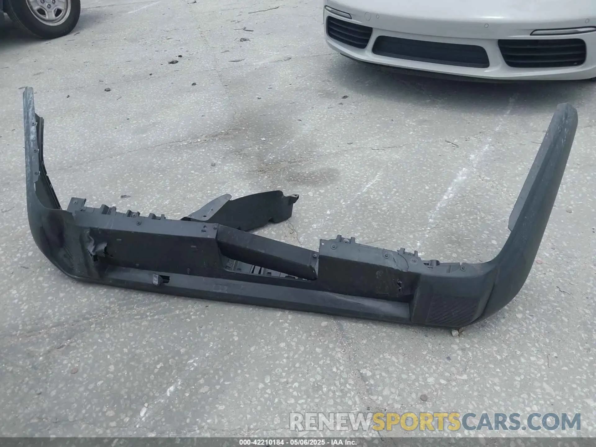 12 Photograph of a damaged car 3FTTW8F90NRA56611 FORD MAVERICK 2022