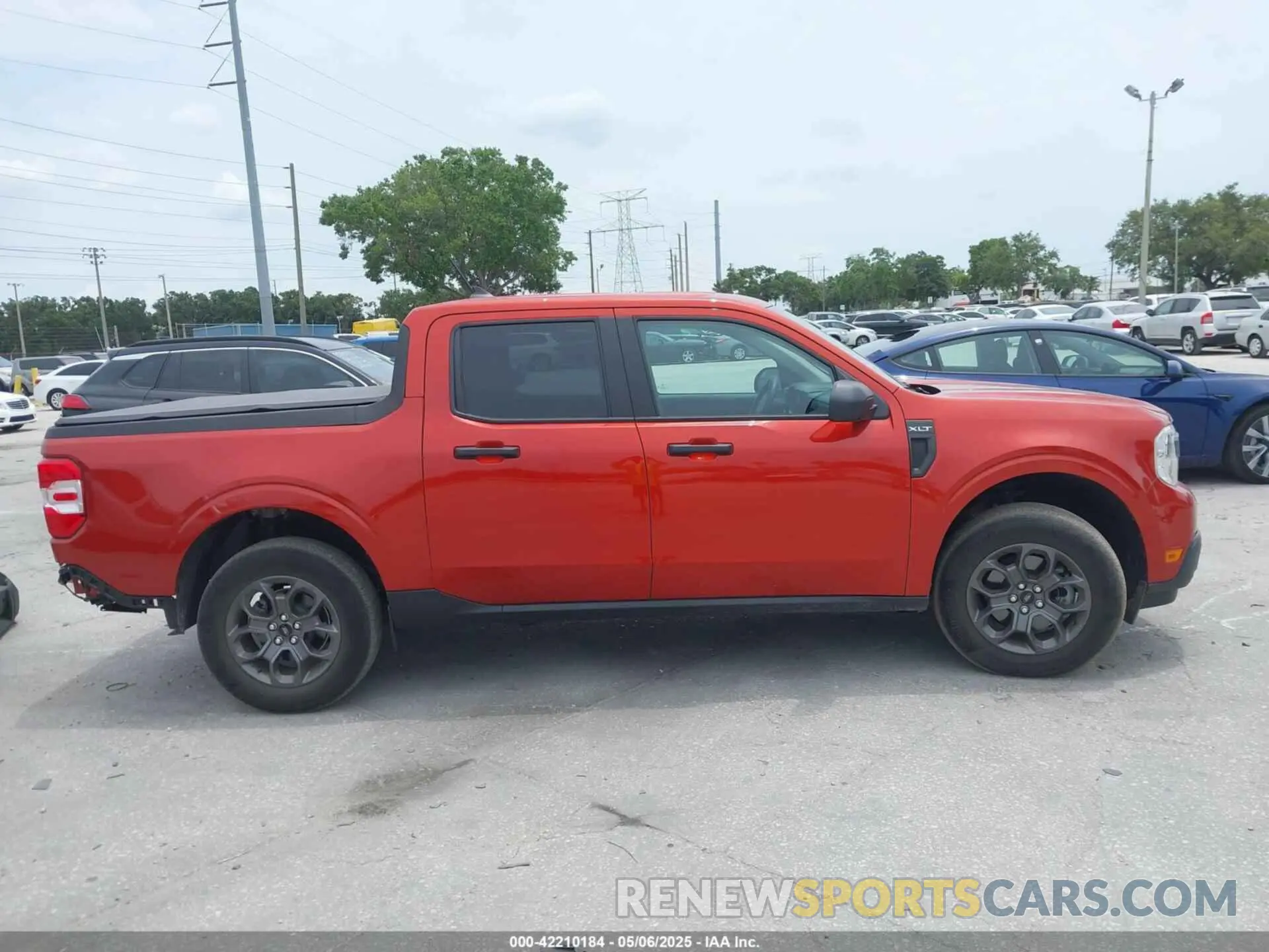14 Photograph of a damaged car 3FTTW8F90NRA56611 FORD MAVERICK 2022