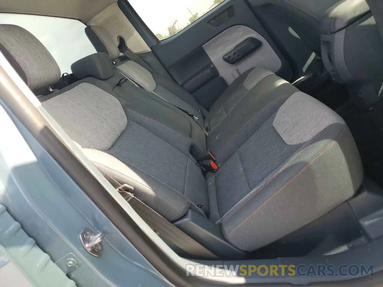 11 Photograph of a damaged car 3FTTW8F92NRA06048 FORD MAVERICK 2022