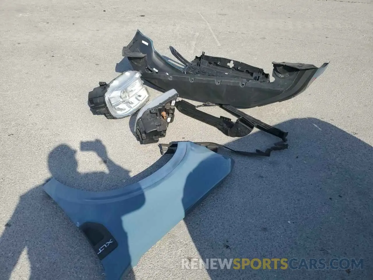 13 Photograph of a damaged car 3FTTW8F92NRA06048 FORD MAVERICK 2022
