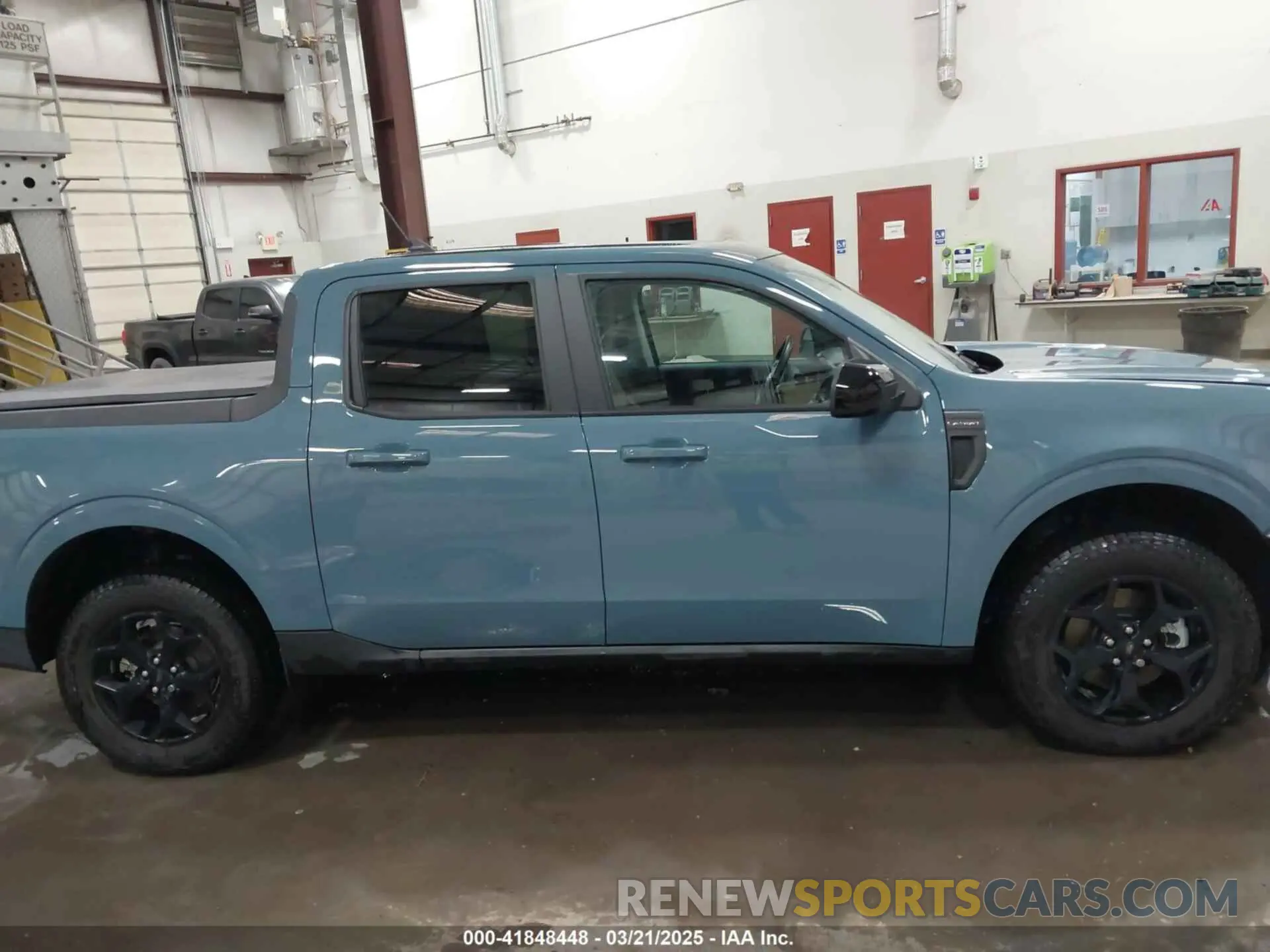 14 Photograph of a damaged car 3FTTW8F93NRA33176 FORD MAVERICK 2022