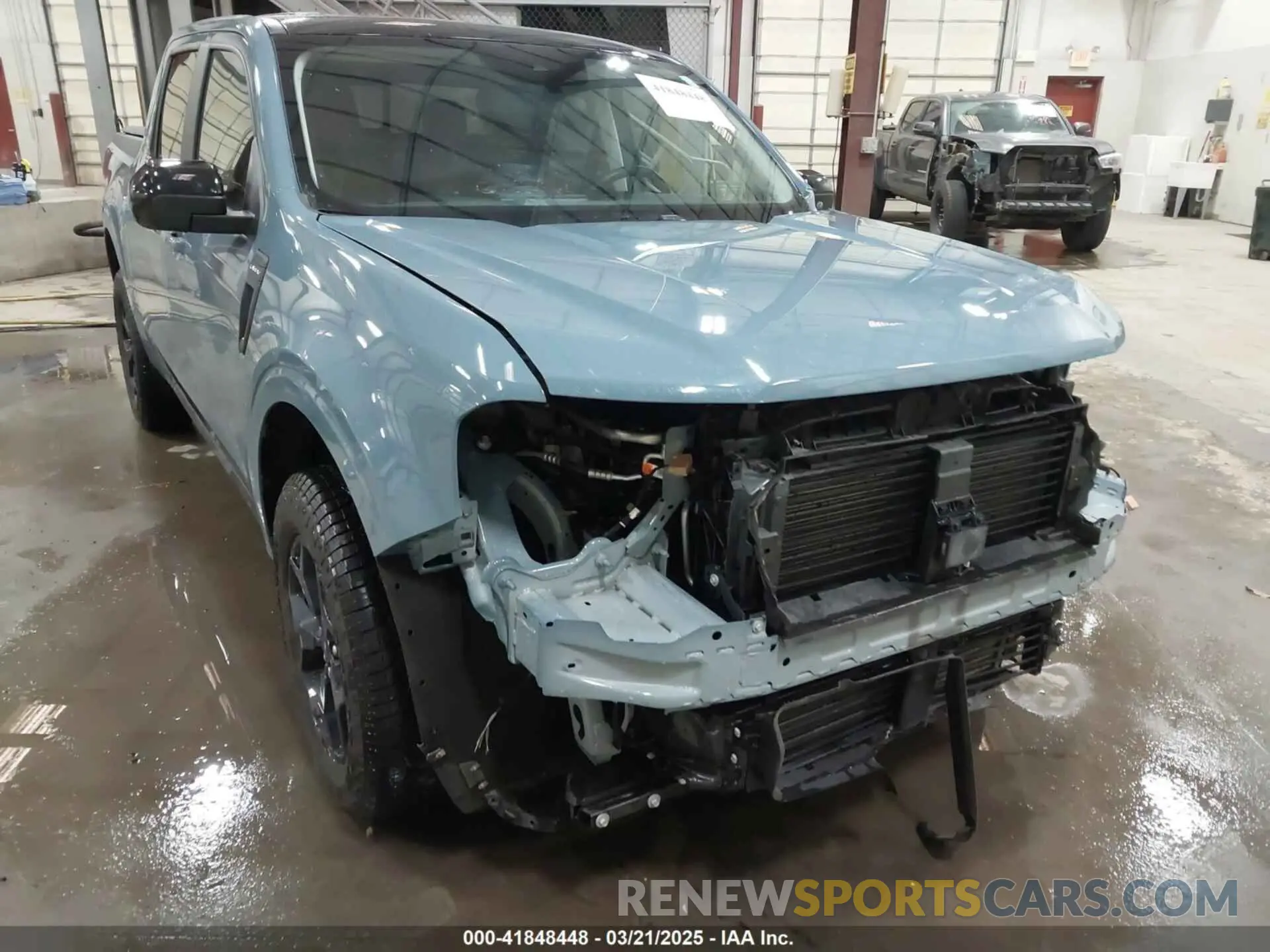18 Photograph of a damaged car 3FTTW8F93NRA33176 FORD MAVERICK 2022
