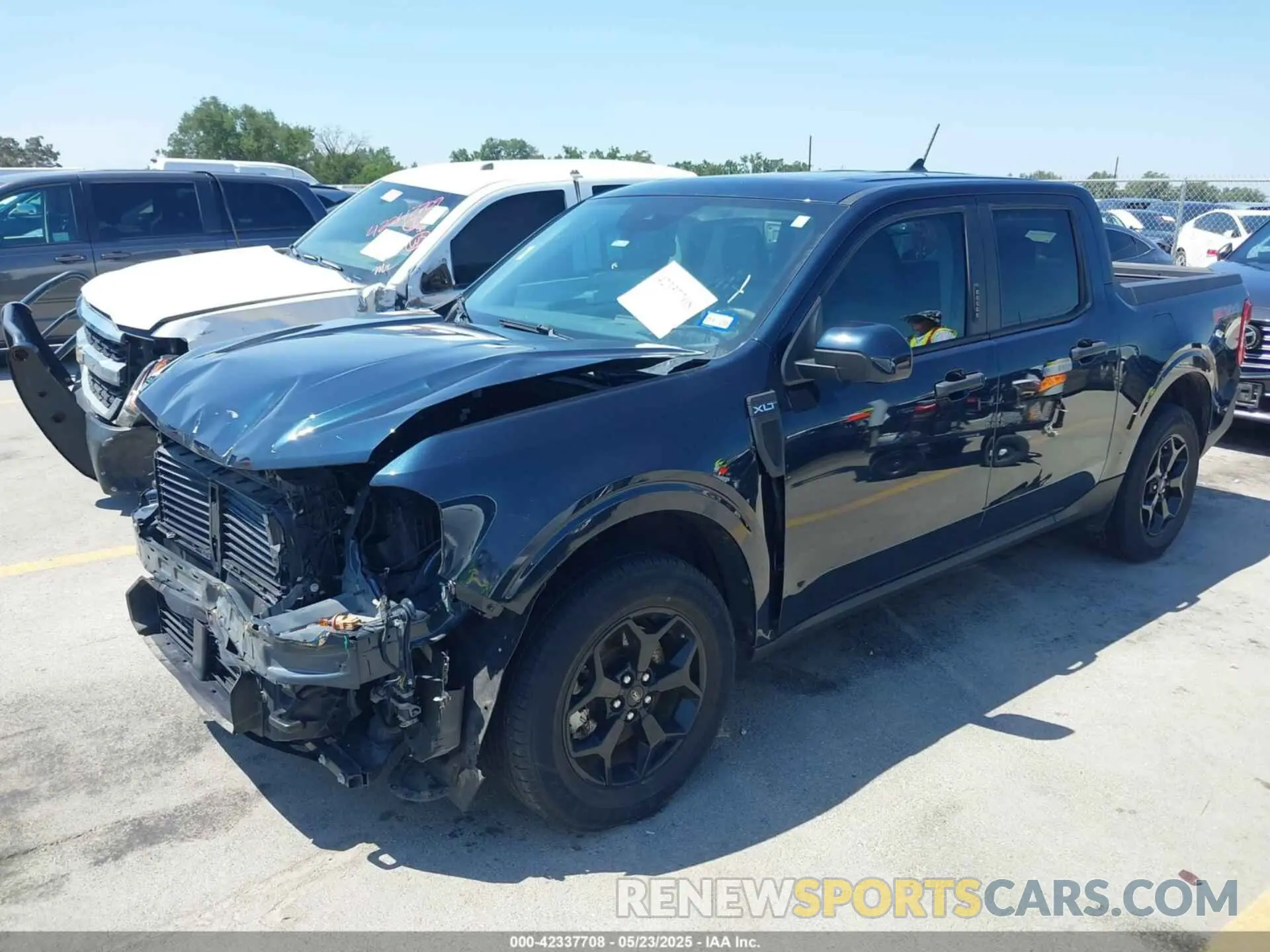 2 Photograph of a damaged car 3FTTW8F95NRA21692 FORD MAVERICK 2022