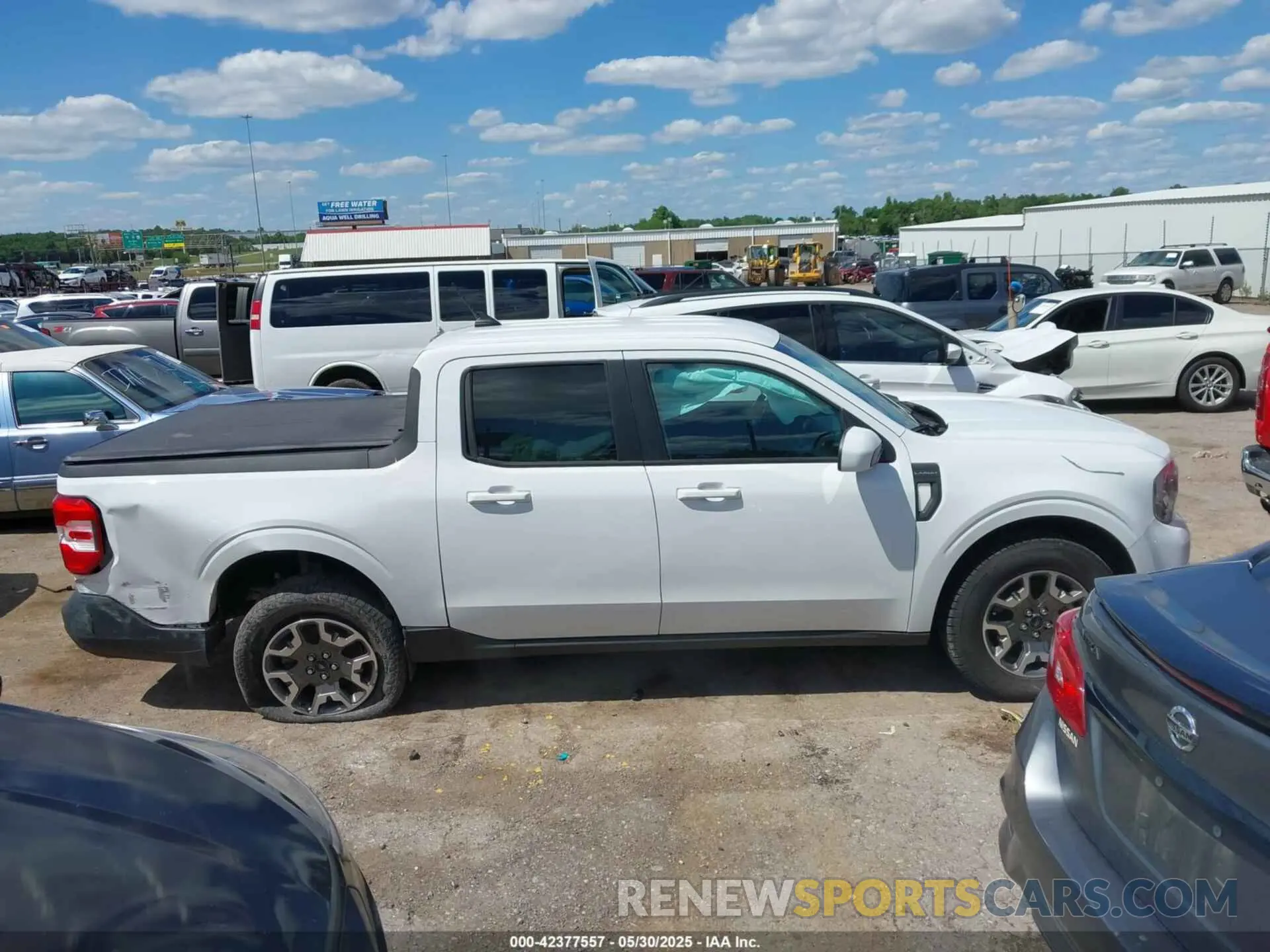 13 Photograph of a damaged car 3FTTW8F96NRA83828 FORD MAVERICK 2022