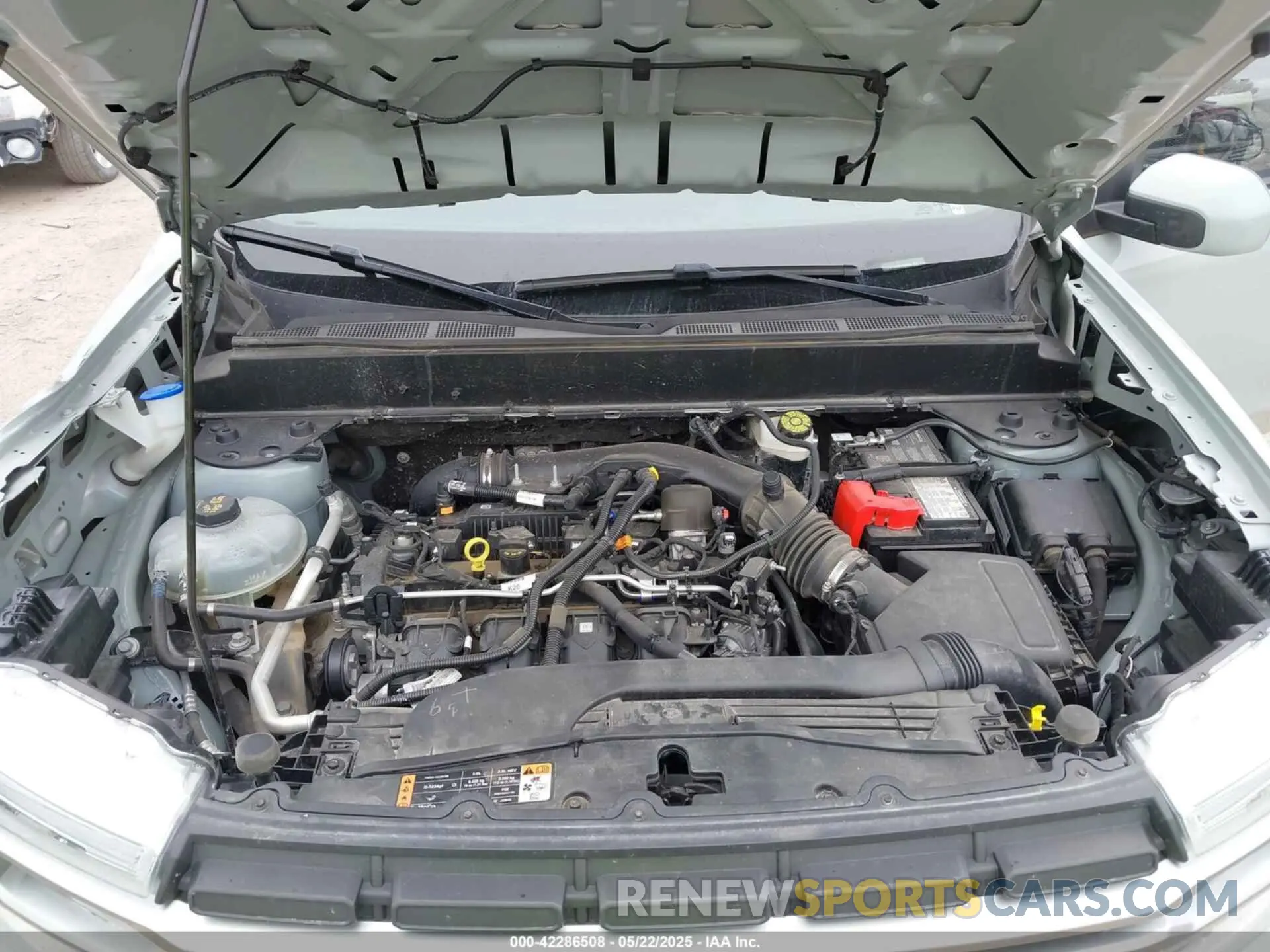 10 Photograph of a damaged car 3FTTW8F9XNRA45096 FORD MAVERICK 2022