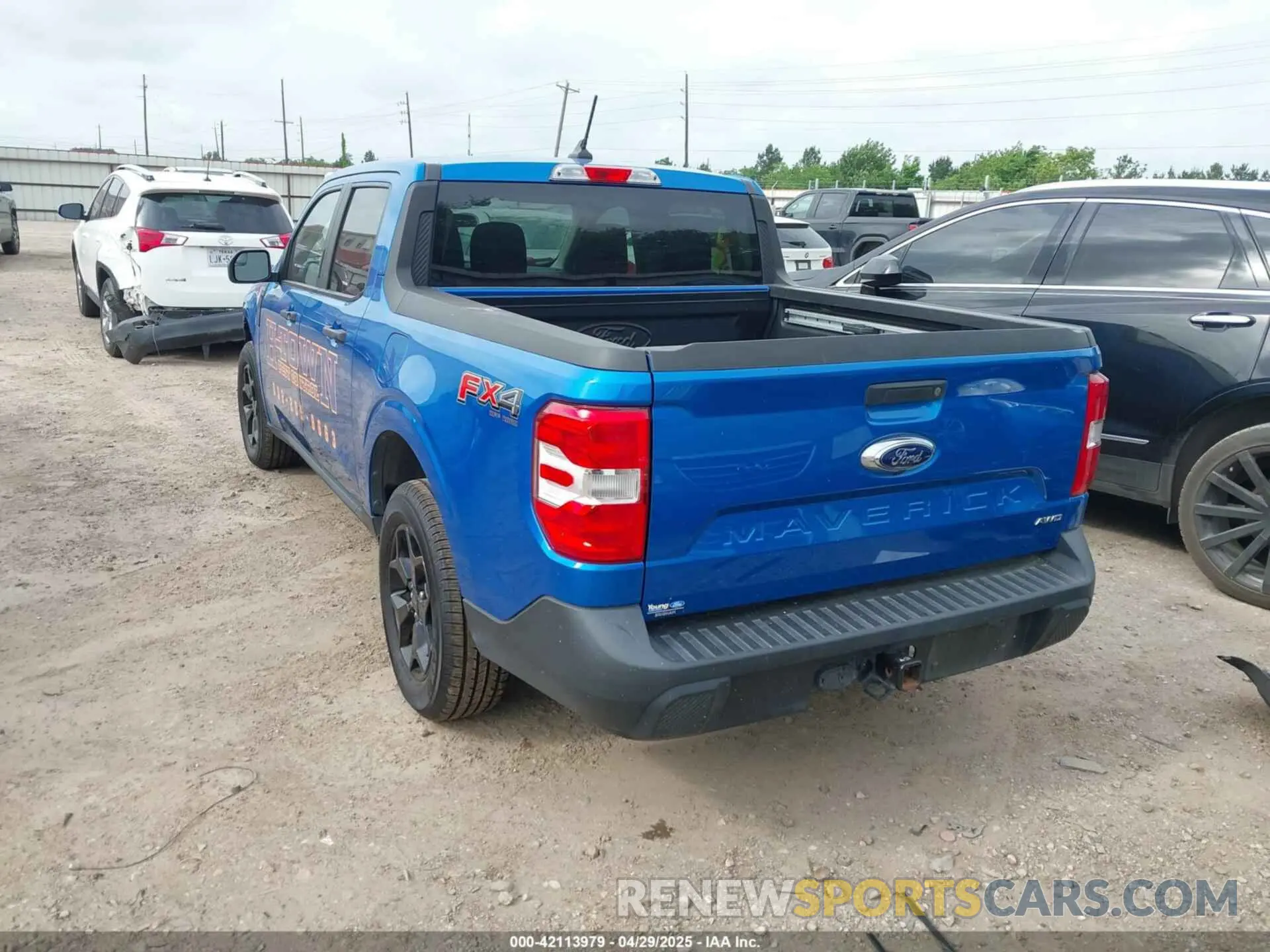 3 Photograph of a damaged car 3FTTW8F9XNRA52808 FORD MAVERICK 2022