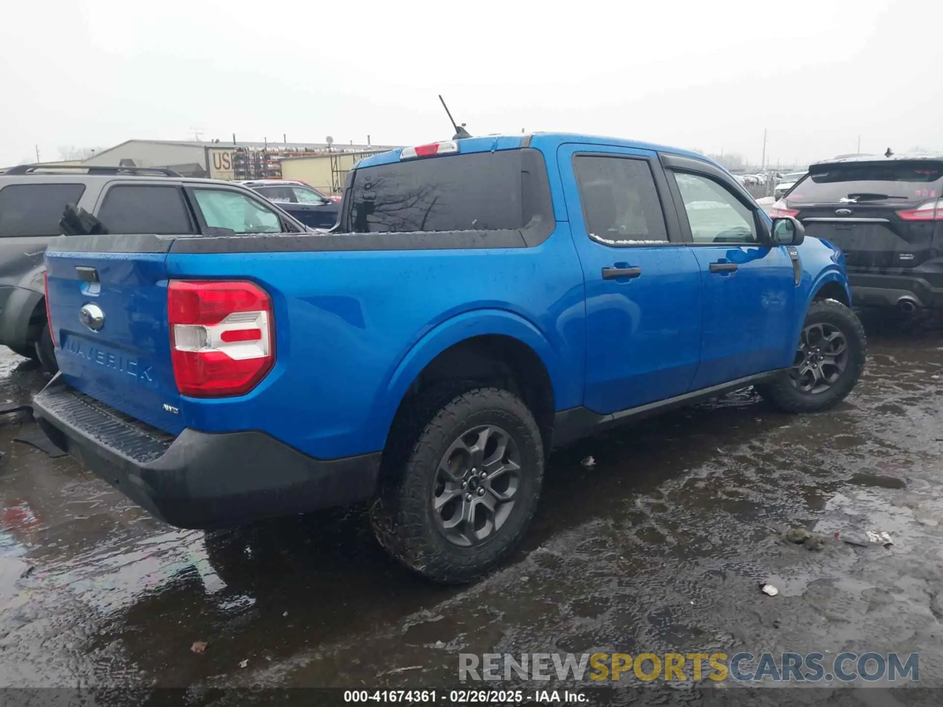 4 Photograph of a damaged car 3FTTW8F9XNRB15339 FORD MAVERICK 2022