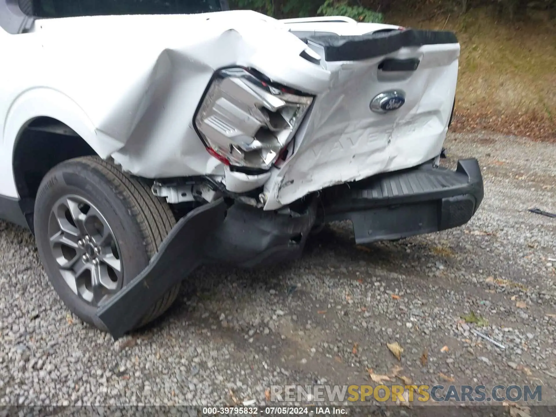 19 Photograph of a damaged car 3FTTW8E30PRA90189 FORD MAVERICK 2023