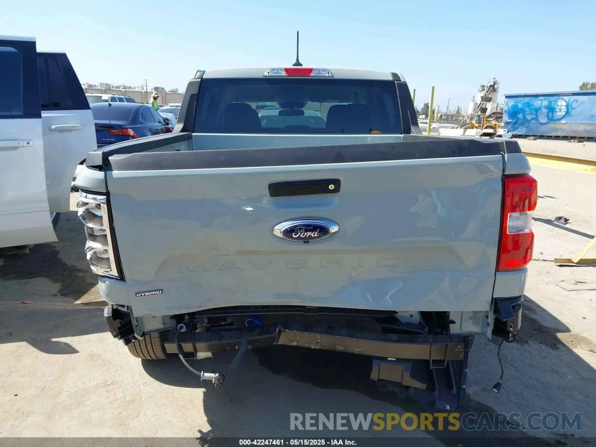 17 Photograph of a damaged car 3FTTW8E31PRA65933 FORD MAVERICK 2023
