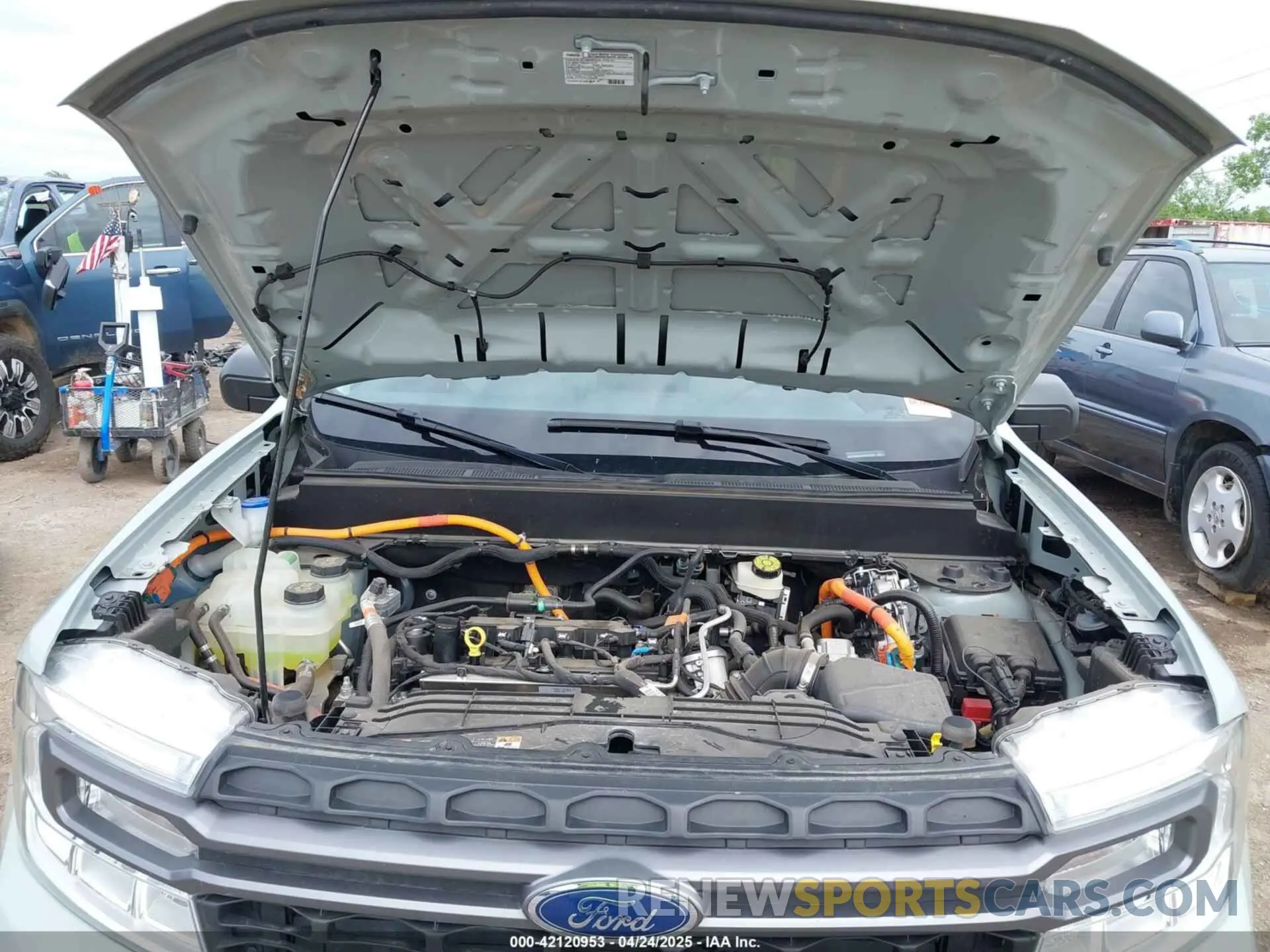 10 Photograph of a damaged car 3FTTW8E33PRA57039 FORD MAVERICK 2023