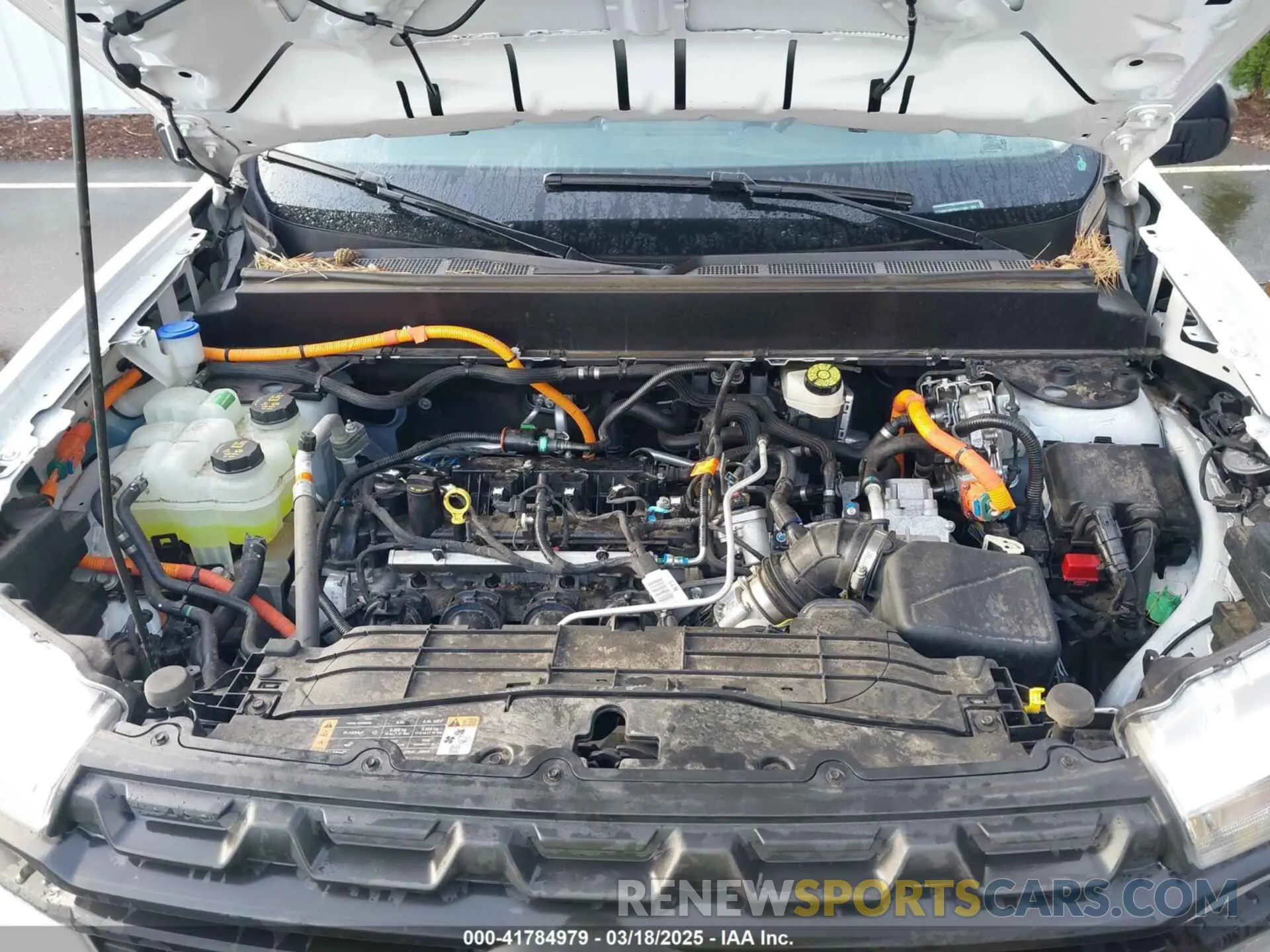 10 Photograph of a damaged car 3FTTW8E39PRA11330 FORD MAVERICK 2023
