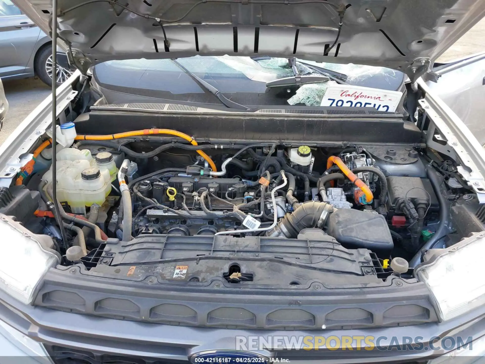 10 Photograph of a damaged car 3FTTW8E39PRA64657 FORD MAVERICK 2023