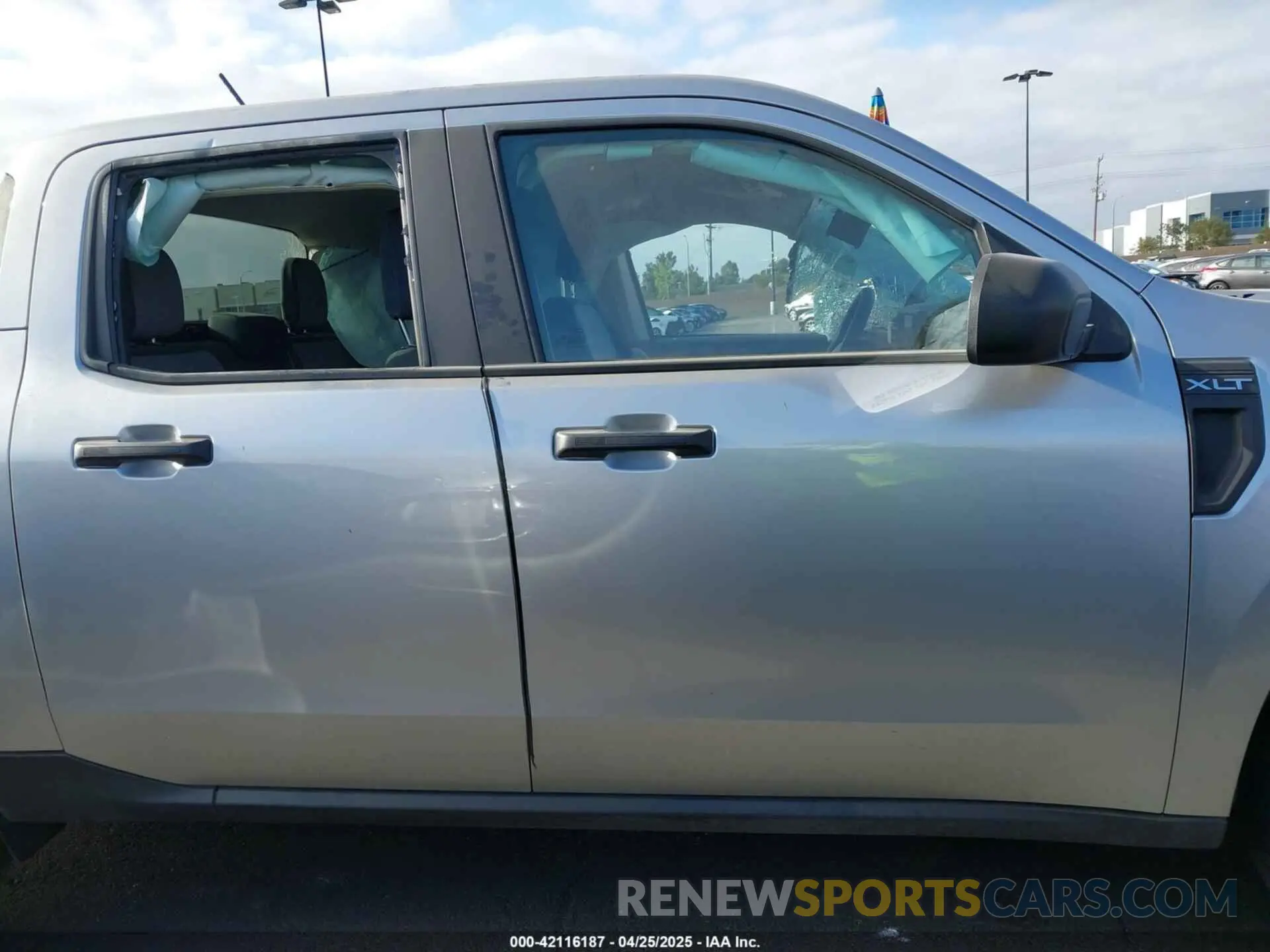 13 Photograph of a damaged car 3FTTW8E39PRA64657 FORD MAVERICK 2023