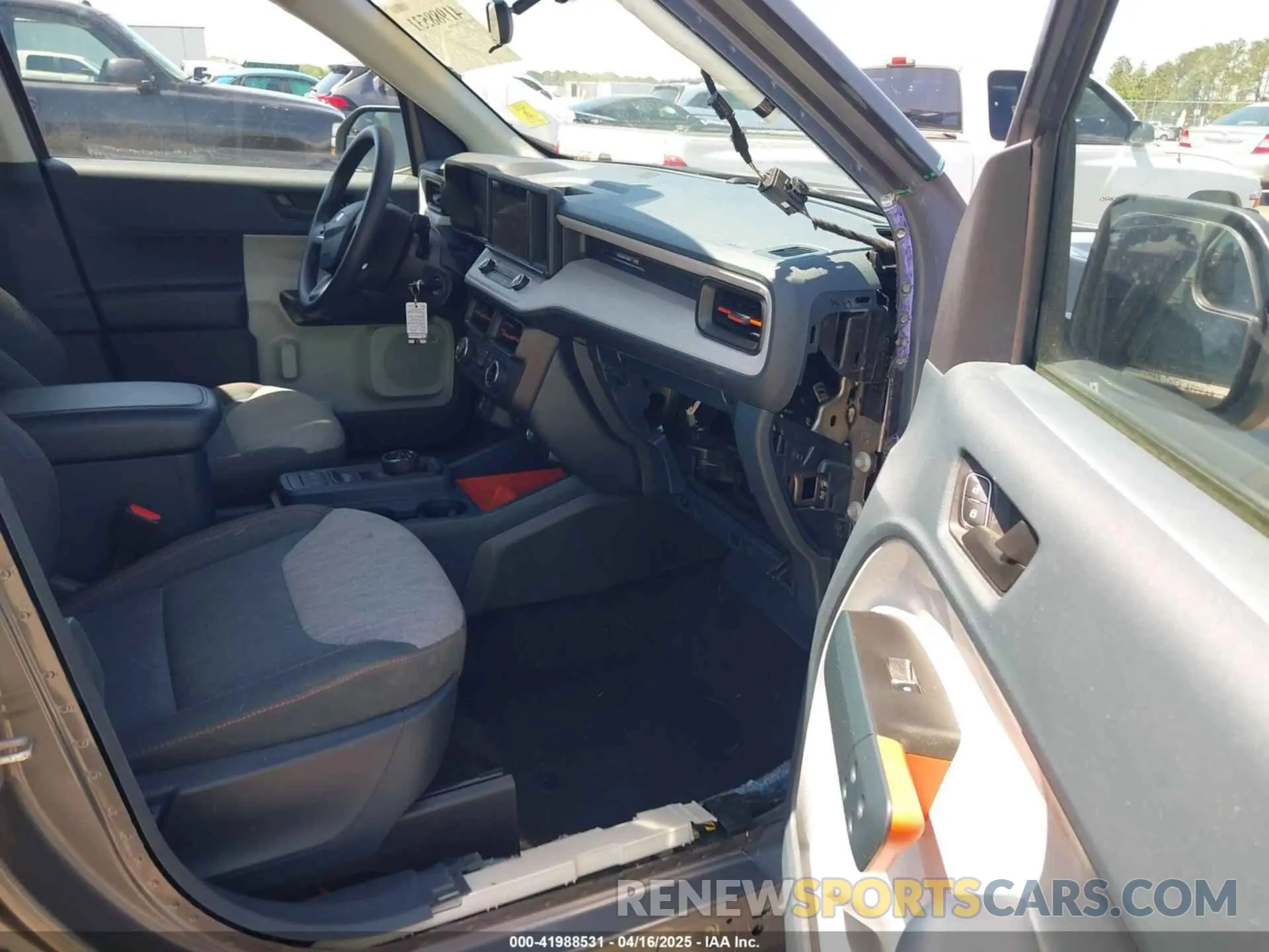 5 Photograph of a damaged car 3FTTW8E39PRA67168 FORD MAVERICK 2023