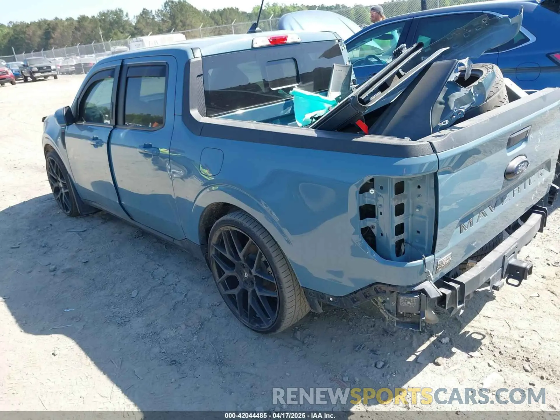 3 Photograph of a damaged car 3FTTW8E3XPRA87736 FORD MAVERICK 2023