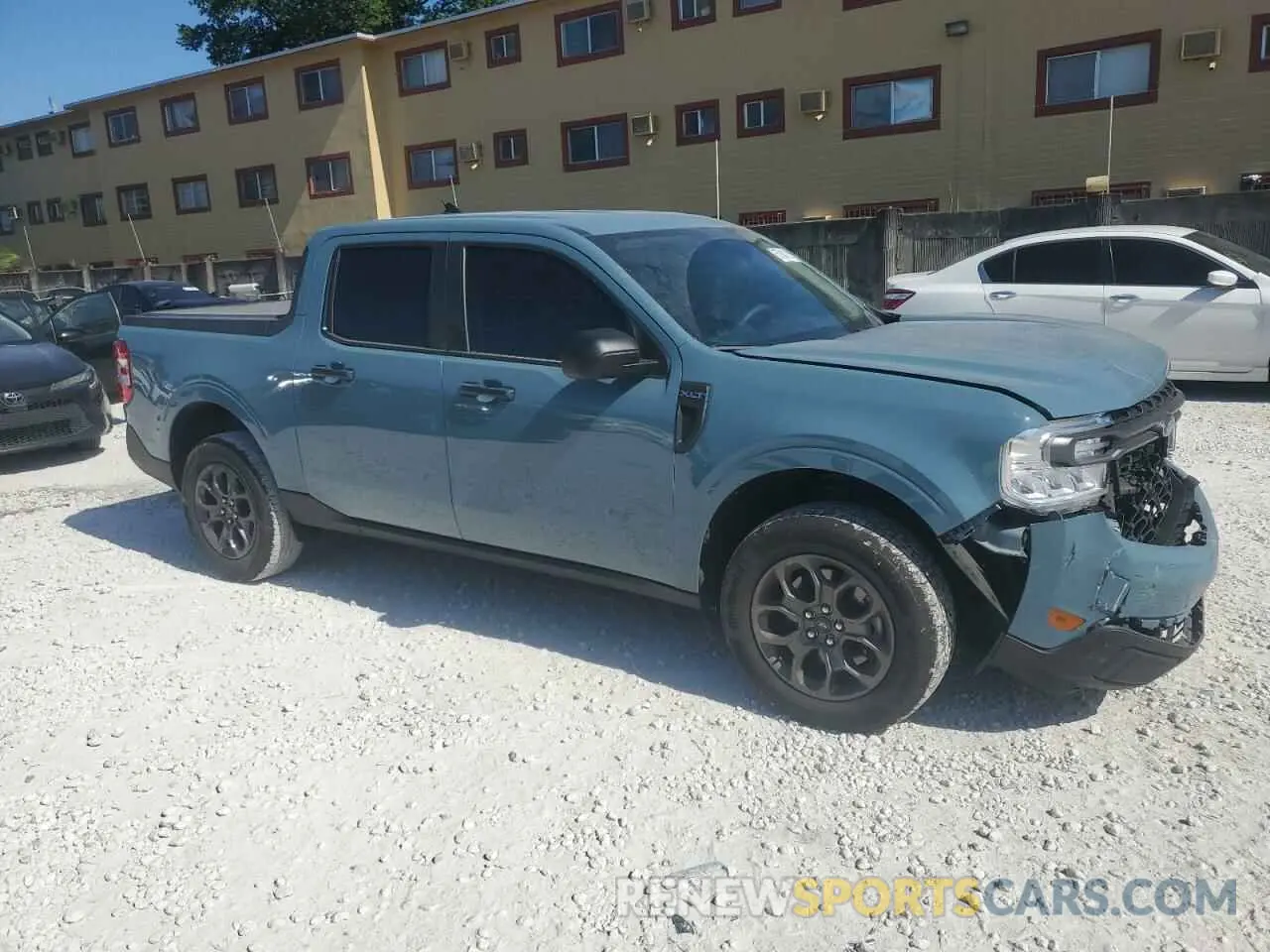 4 Photograph of a damaged car 3FTTW8E95PRA66040 FORD MAVERICK 2023